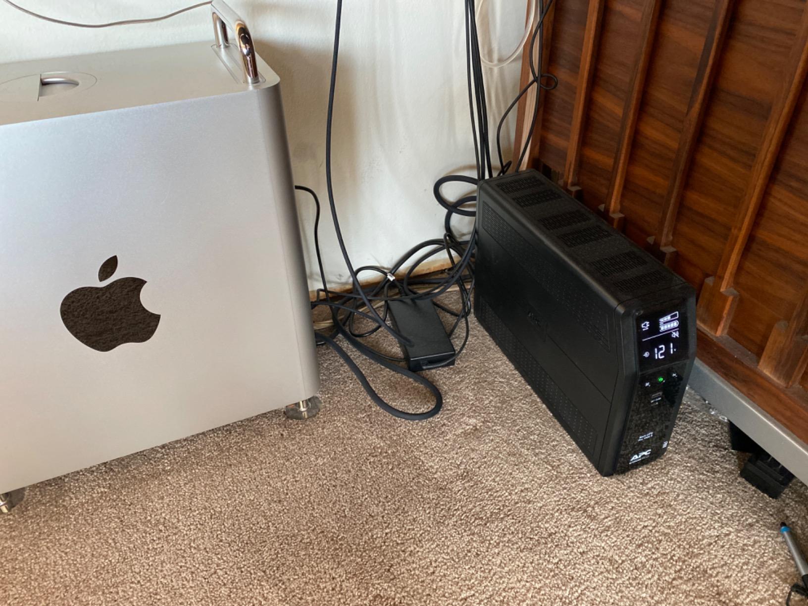 APC UPS 1000VA/600W Pure Sine Wave UPS for Computer, Electronics, BR1000MS | Back-UPS Pro Sinewave UPS for PC, gaming & home offices. Surge protection, AVR, USB-C charging, User-replaceable battery customer photo 1
