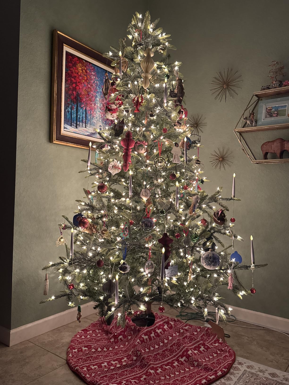 Puleo International 6.5ft Pre-Lit Aspen Fir Artificial Christmas Tree customer photo 2