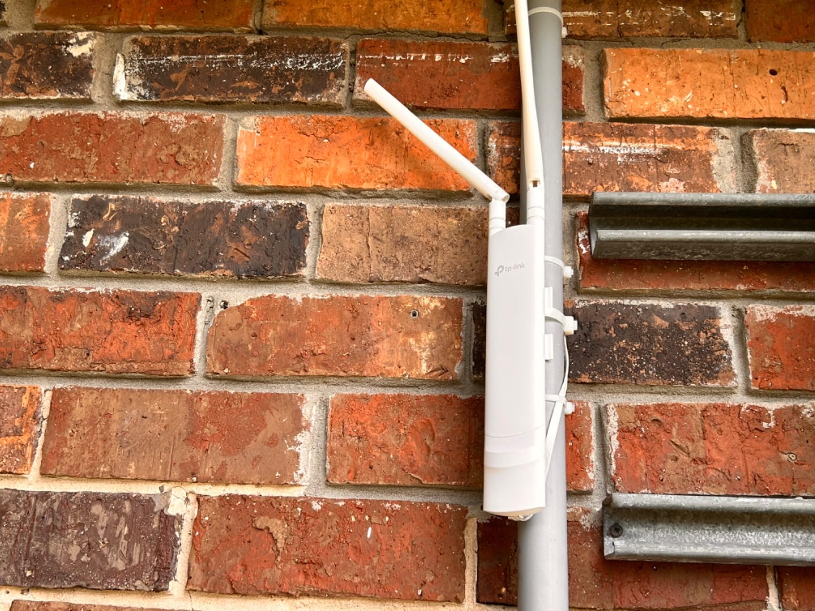 TP-Link EAP225-Outdoor, Long Range Outdoor Access Point AC1200 | Dual Band, IP65 Weatherproof, Remote Managed customer photo 2