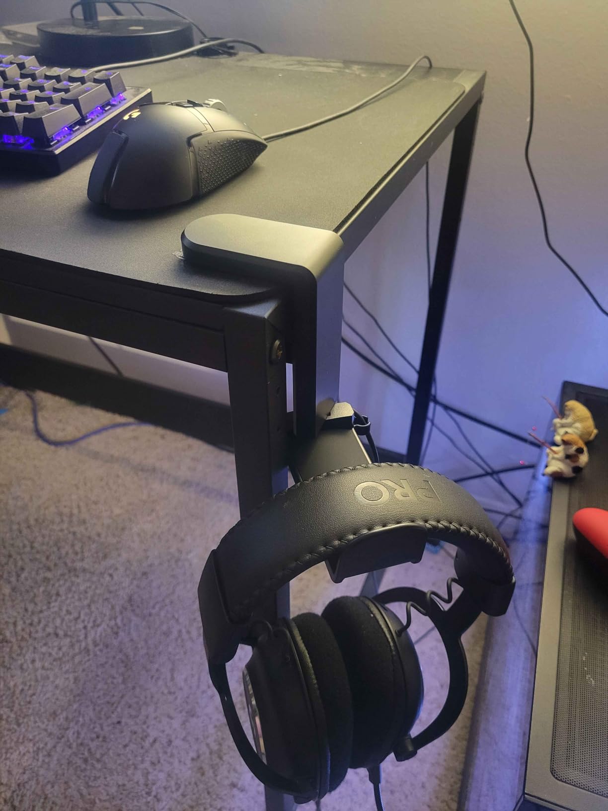 EURPMASK Rotating Headphone Stand,Adjustable Clamp-on Headset Holder Hanger customer photo 1