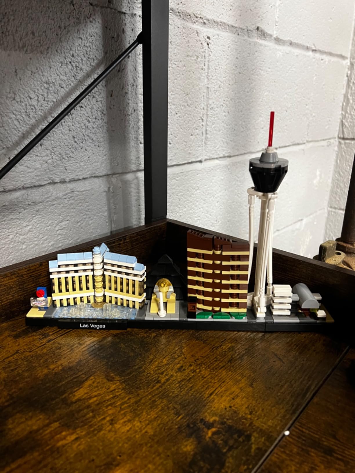 LEGO Architecture Skyline Collection Las Vegas Building Kit 21047 (487 Pieces) customer photo 1