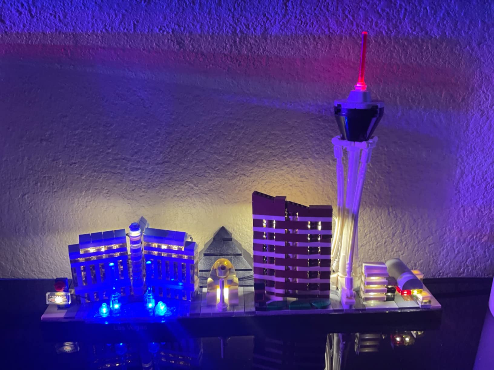 LEGO Architecture Skyline Collection Las Vegas Building Kit 21047 (487 Pieces) customer photo 2