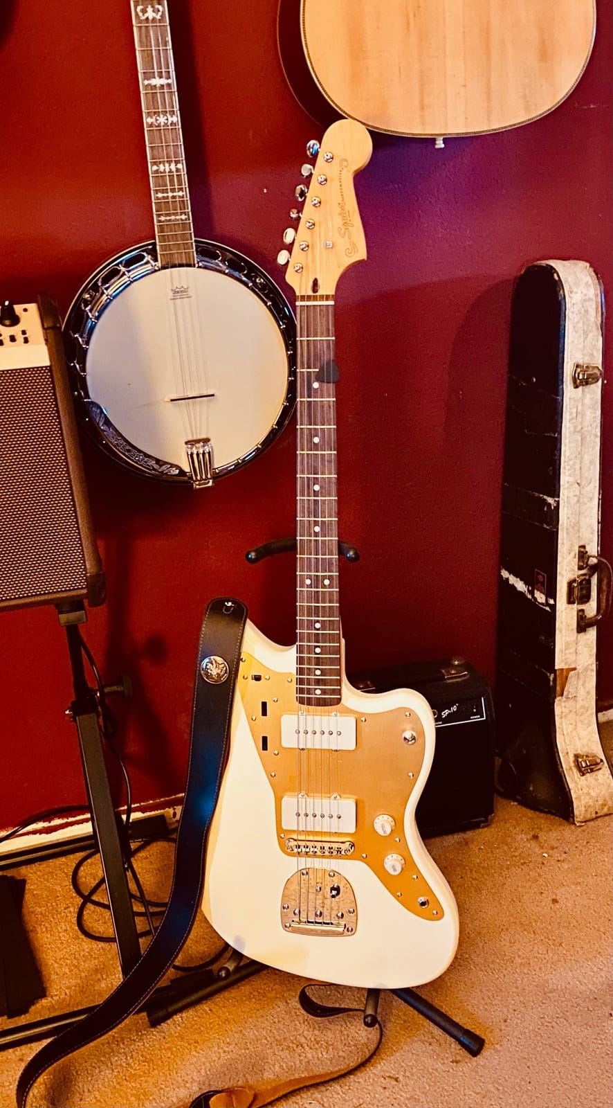 Squier J Mascis Jazzmaster Electric Guitar, with 2-Year Warranty, Vintage White, Laurel Fingerboard customer photo 2