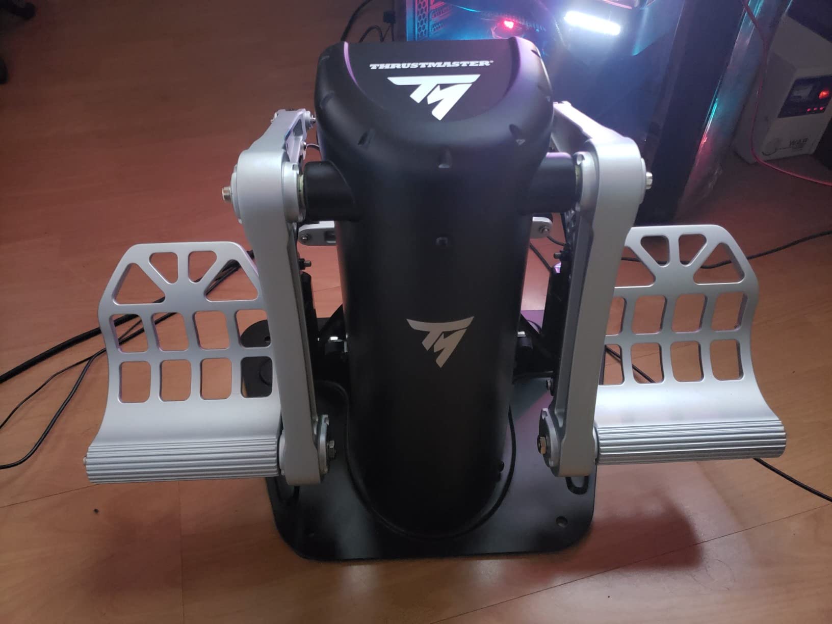 Thrustmaster TPR Rudder Pedals, Flight Simulator Rudder Control - PC customer photo 1