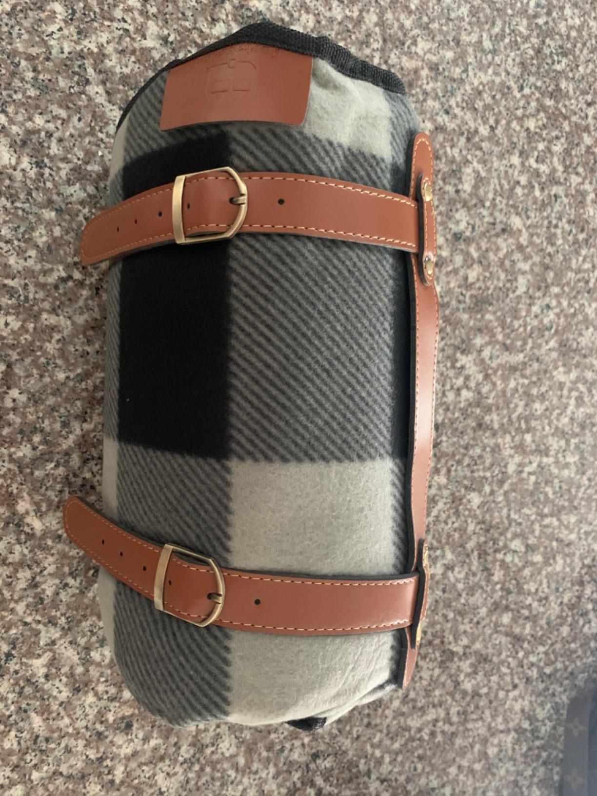 PortableAnd Ultra Soft Lightweight Picnic Blanket Waterproof 3-Layer Outdoor Mat Compact Foldable Blanket for Parks, Beaches, Camping & Everyday Adventures customer photo 1