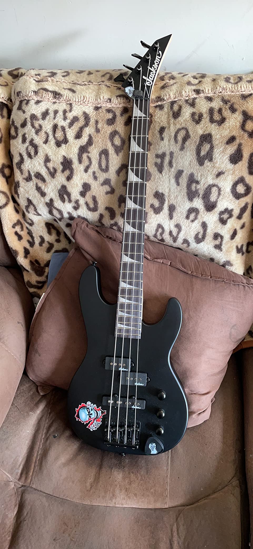 Jackson JS Series Concert Bass JS1X, Satin Black, Amaranth Fingerboard customer photo 2