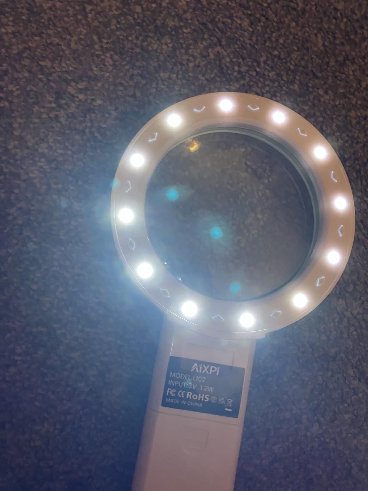 Handheld Magnifying Glass with Light Double-Layer Glass Lens for Reading customer photo 2