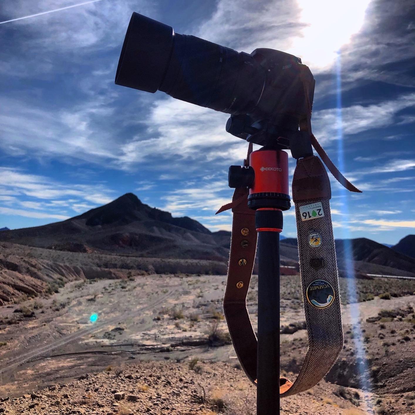 GEEKOTO Carbon Fiber Camera Tripod with 1/4