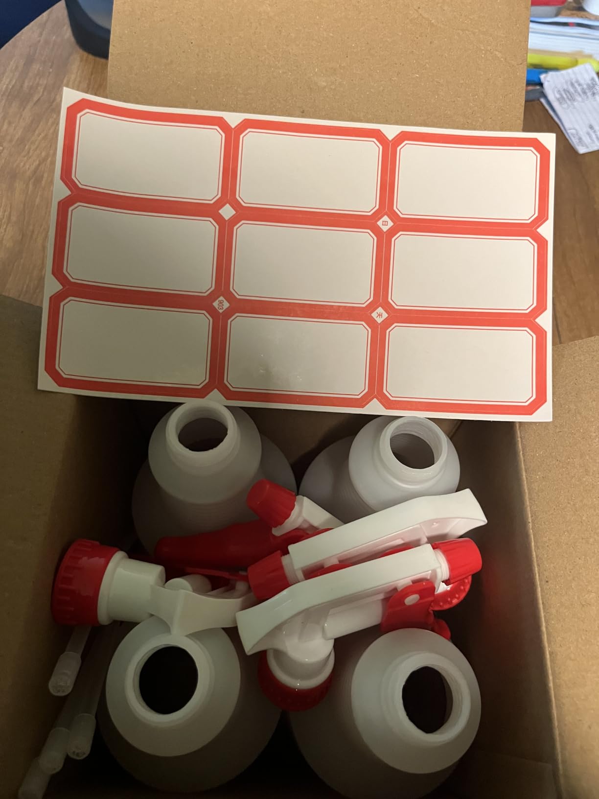 Uineko Empty Spray Bottles, Heavy Duty Sprayer, Mist & Stream, 4 Pack 24 Oz customer photo 1