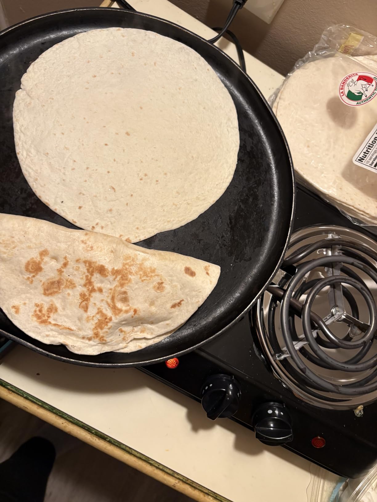 OVENTE Electric Double Burner, 1700W Coil Hot Plate, Black BGC102B customer photo 1