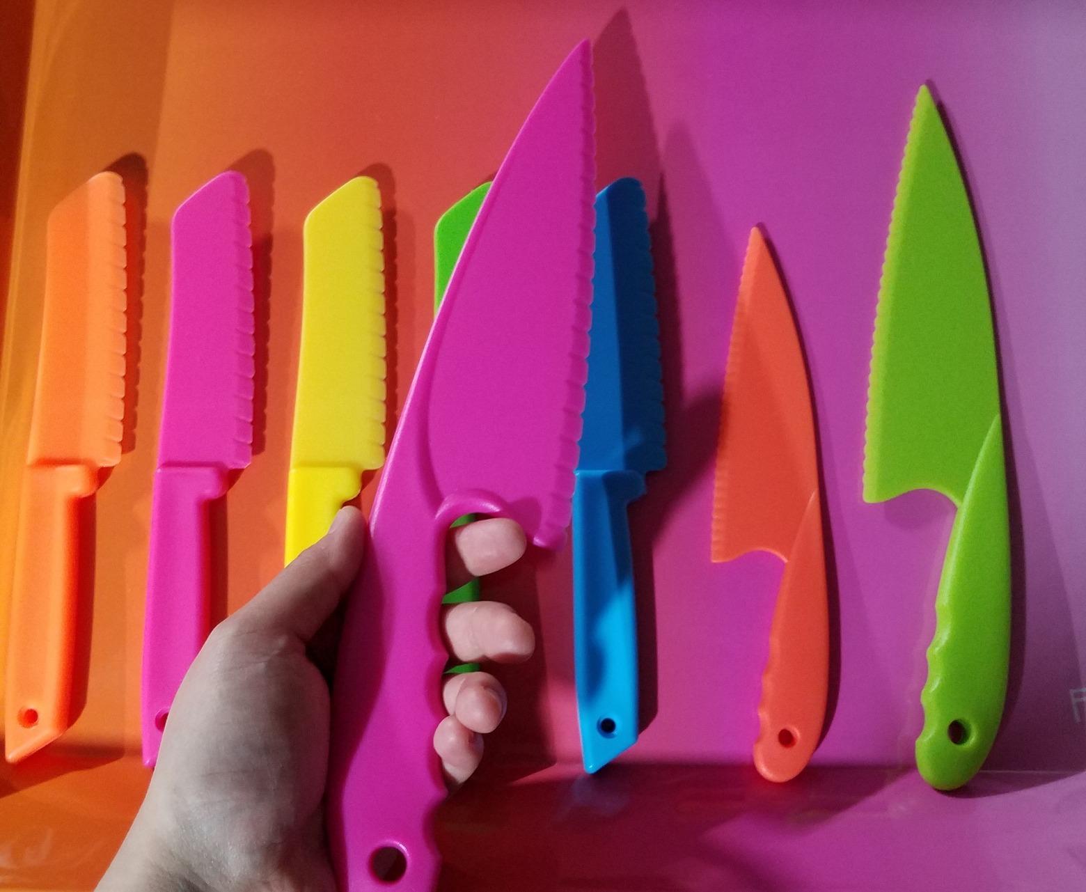 JOVITEC 8 Pcs Kid Cooking Kitchen Knife Set, Plastic Serrated Edges Children's Safe Chef Nylon Knives for Cutting Fruit Bread Cake Salad Lettuce Kids Cooking Supply(Multi Colors Square Knife) customer photo 1