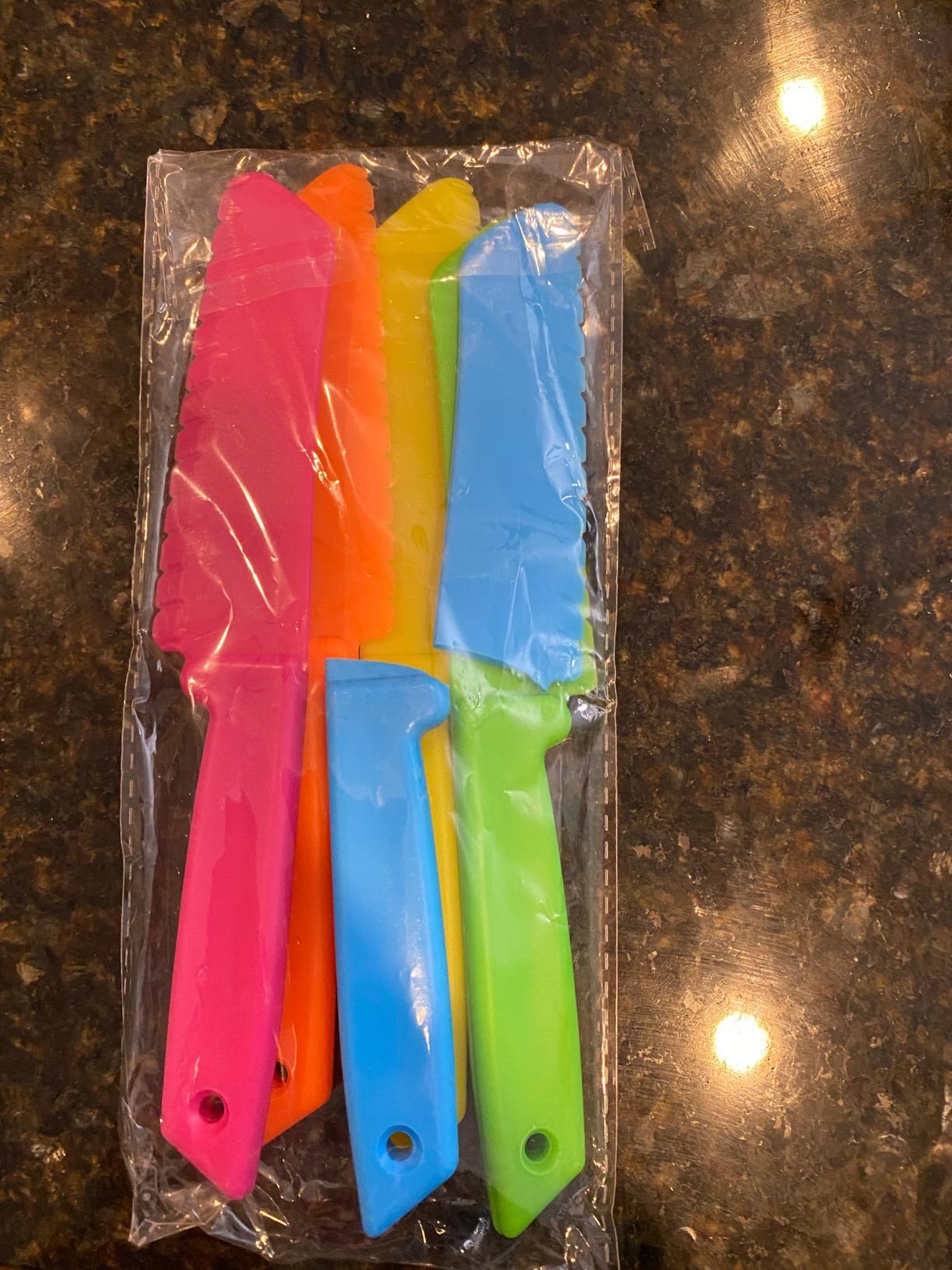 JOVITEC 8 Pcs Kid Cooking Kitchen Knife Set, Plastic Serrated Edges Children's Safe Chef Nylon Knives for Cutting Fruit Bread Cake Salad Lettuce Kids Cooking Supply(Multi Colors Square Knife) customer photo 2