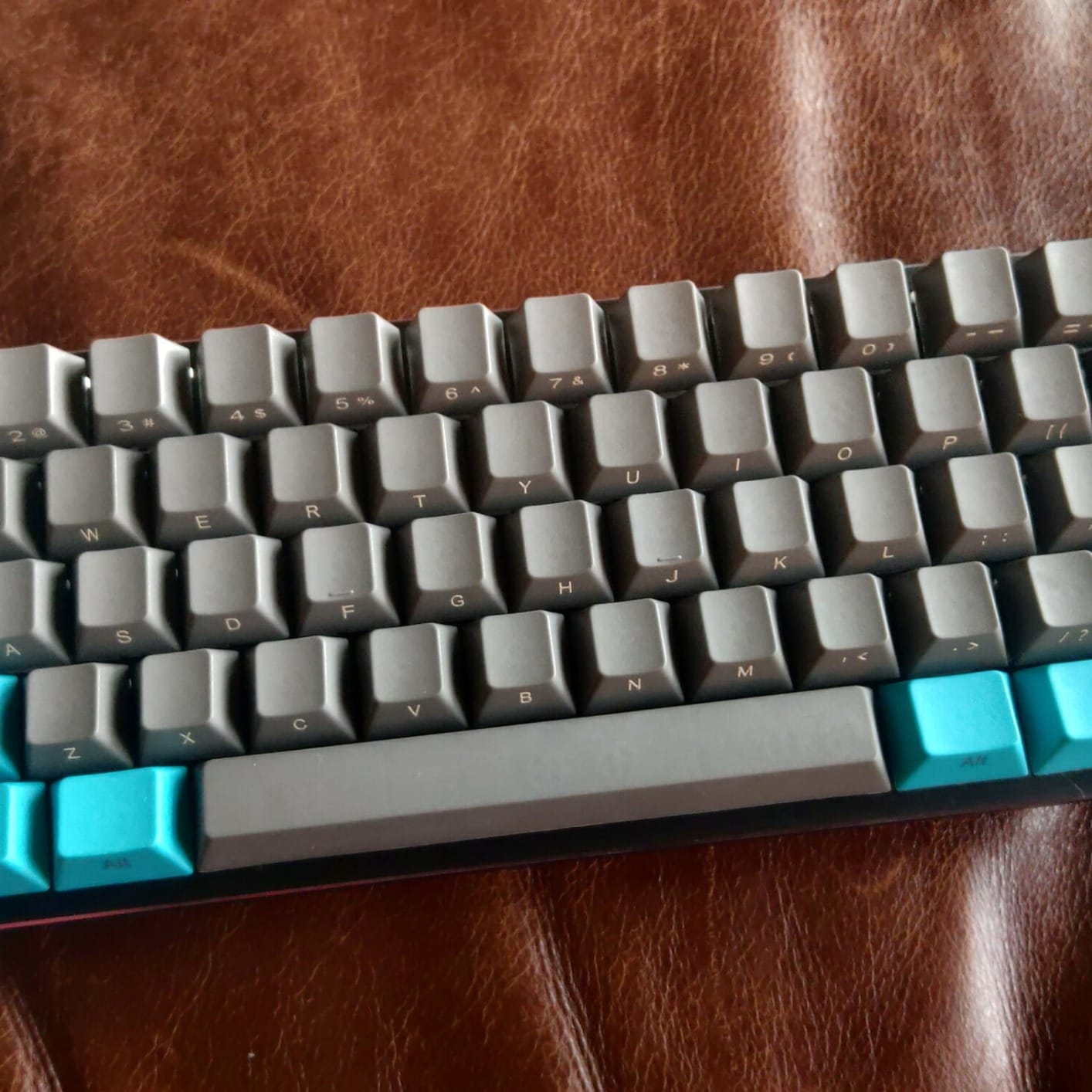 GLORIOUS Custom Gaming Keyboard - GMMK 60% Percent Compact Barebone - USB C Wired Mechanical Keyboard Kit - RGB Hot Swappable Switches & Keycaps - Black Metal Top Plate customer photo 2