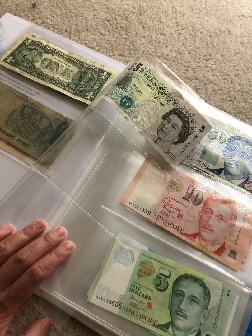 Banknote World Currency Collecting Album, Blue, 100 Pockets customer photo 2