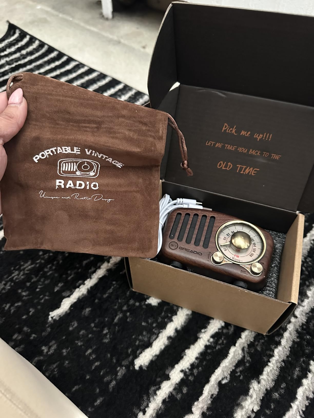Greadio Retro Bluetooth Speaker, Walnut Wooden Vintage Radio Speaker customer photo 2