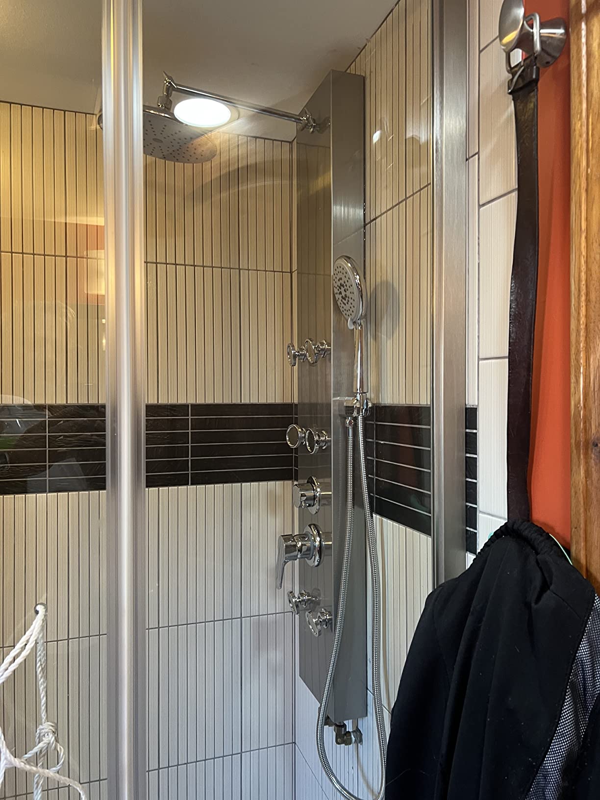 ROVOGO Shower Panel Tower System With Adjustable Shower Head, Brushed | 6 Body Jets, Self-Cleaning Rain Shower and Handheld, Brass Shower Arm and Valves, Stainless Steel Shower Column, 47-1/4 Inch customer photo 2