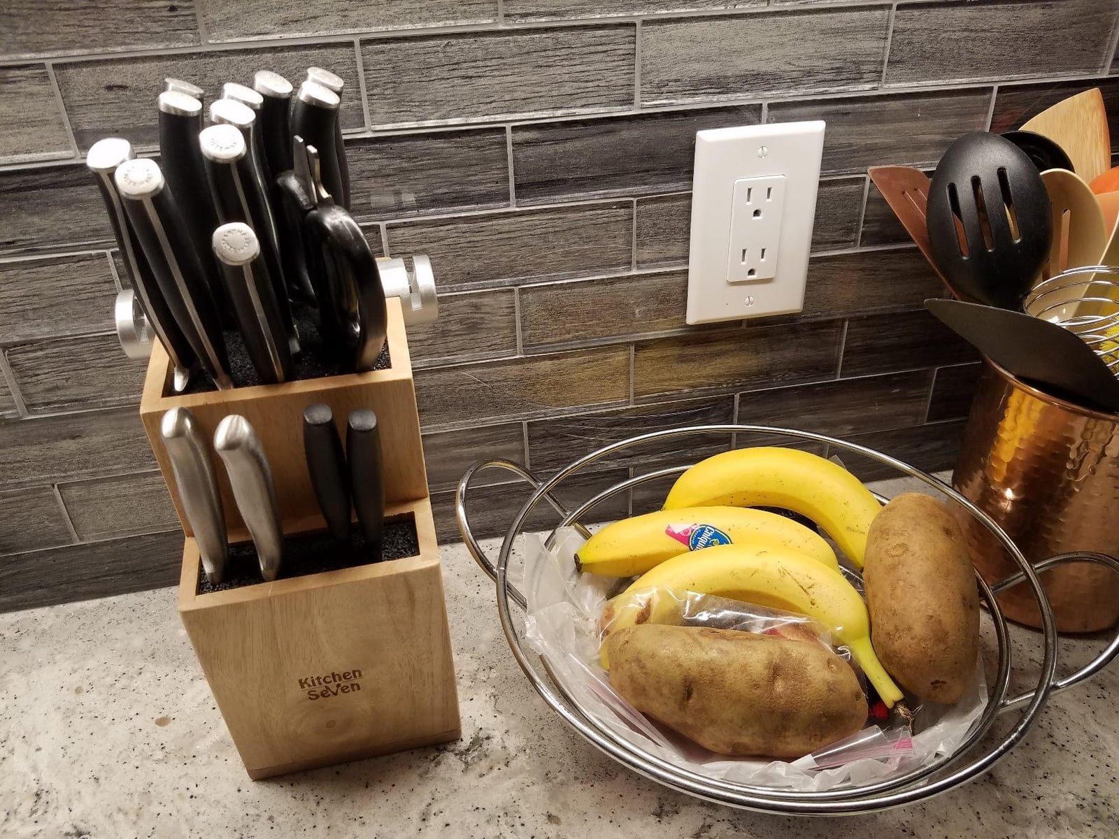 Bamboo Universal Knife Block - Knife Holder with 2 Built-In Knife Sharpeners - 2-Tiered Modern Knife Storage Up to 16 Large and Small Knives Easy Clean Wooden Knife Organizer by Kitchen Seven customer photo 1
