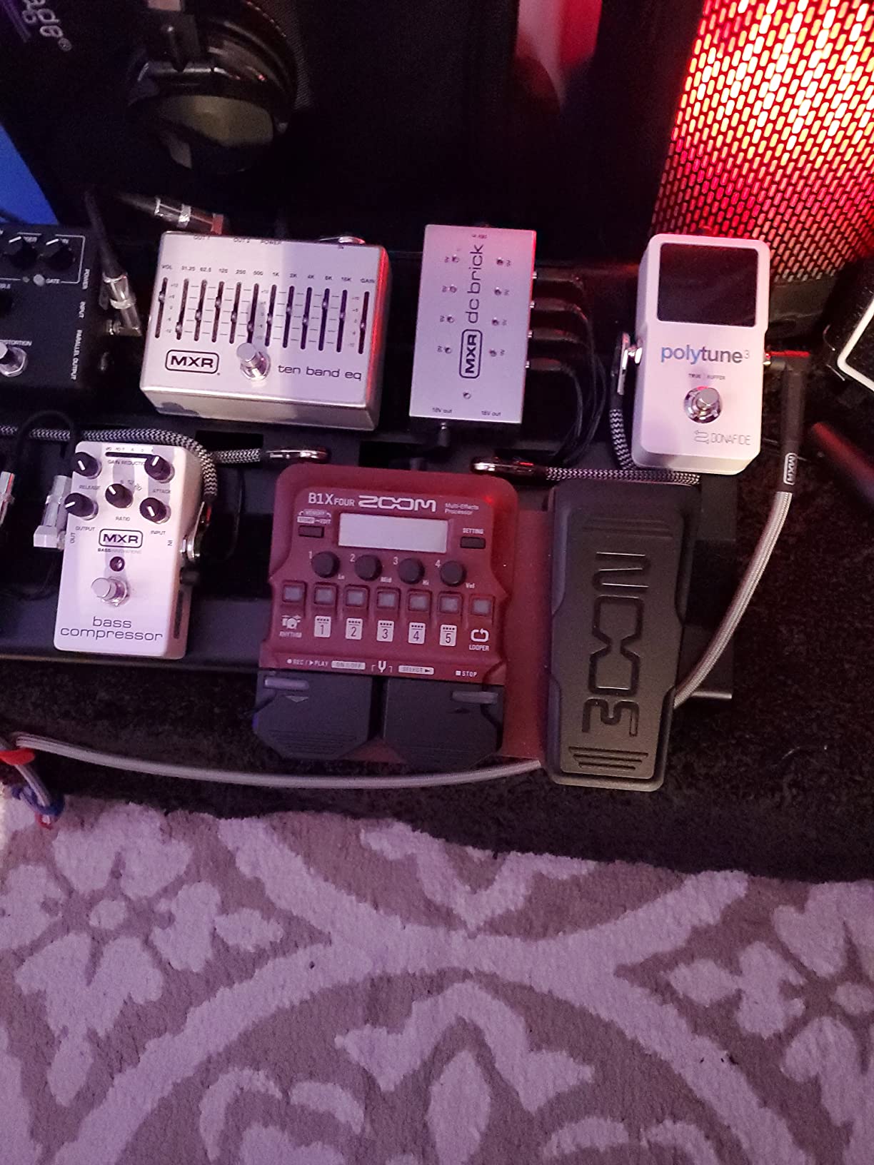 Zoom B1X Four Bass Multi-Effects with Expression Pedal & 70+ Effects customer photo 2