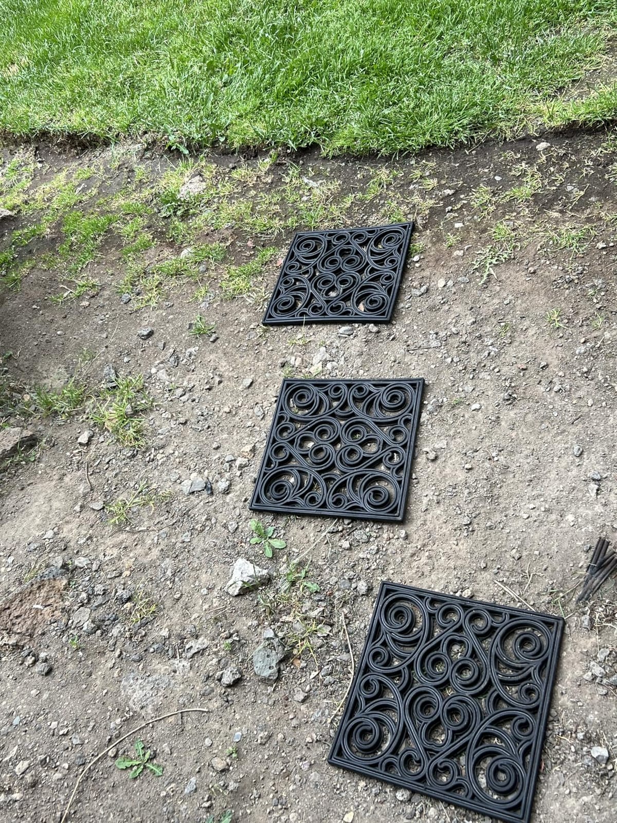 BIRDROCK HOME Rubber Stepping Stones - Decorative Pavers for Garden Path, Patio, Lawn, Yard, and Backyard Landscaping - Easy Install Outdoor Walkway Pathway, Ground Tiles - Black - Set of 3, 12 x 12 customer photo 2