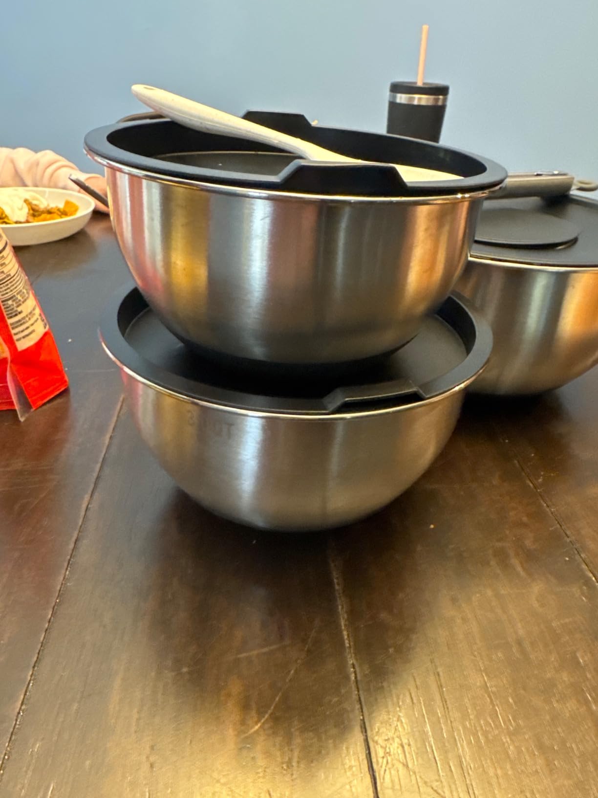 Wildone Mixing Bowls with Airtight Lids Set, 5PCS Stainless Steel Nesting Bowls for Kitchen, with Grater Attachments & Non-Slip Bottoms, Size 5, 3, 2, 1.5, 0.63 QT, Great for Mixing & Serving customer photo 2
