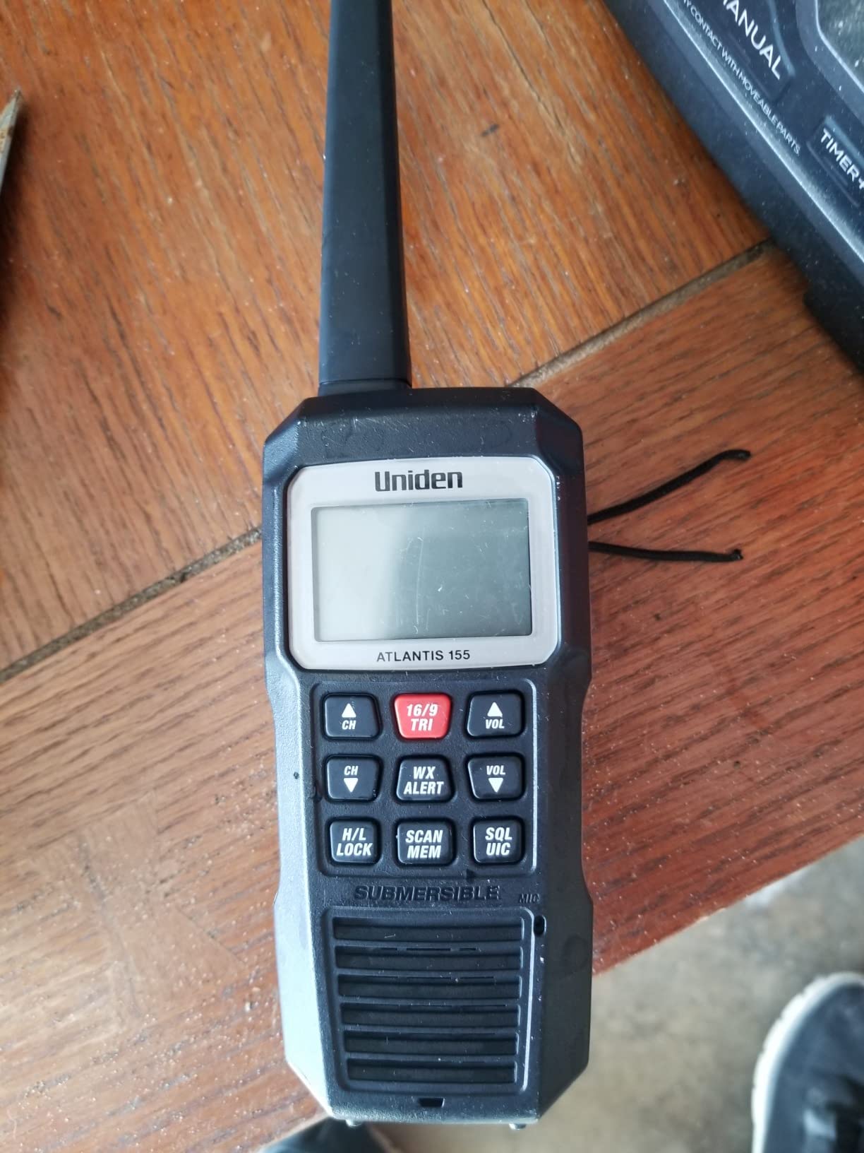 Uniden Atlantis 155 Handheld Two-Way VHF Marine Radio, Floating IPX8 Submersible Waterproof, Dual-Color Screen, All USA/International/Canadian Marine Channels, NOAA Weather Alert, 10 Hour Battery customer photo 2