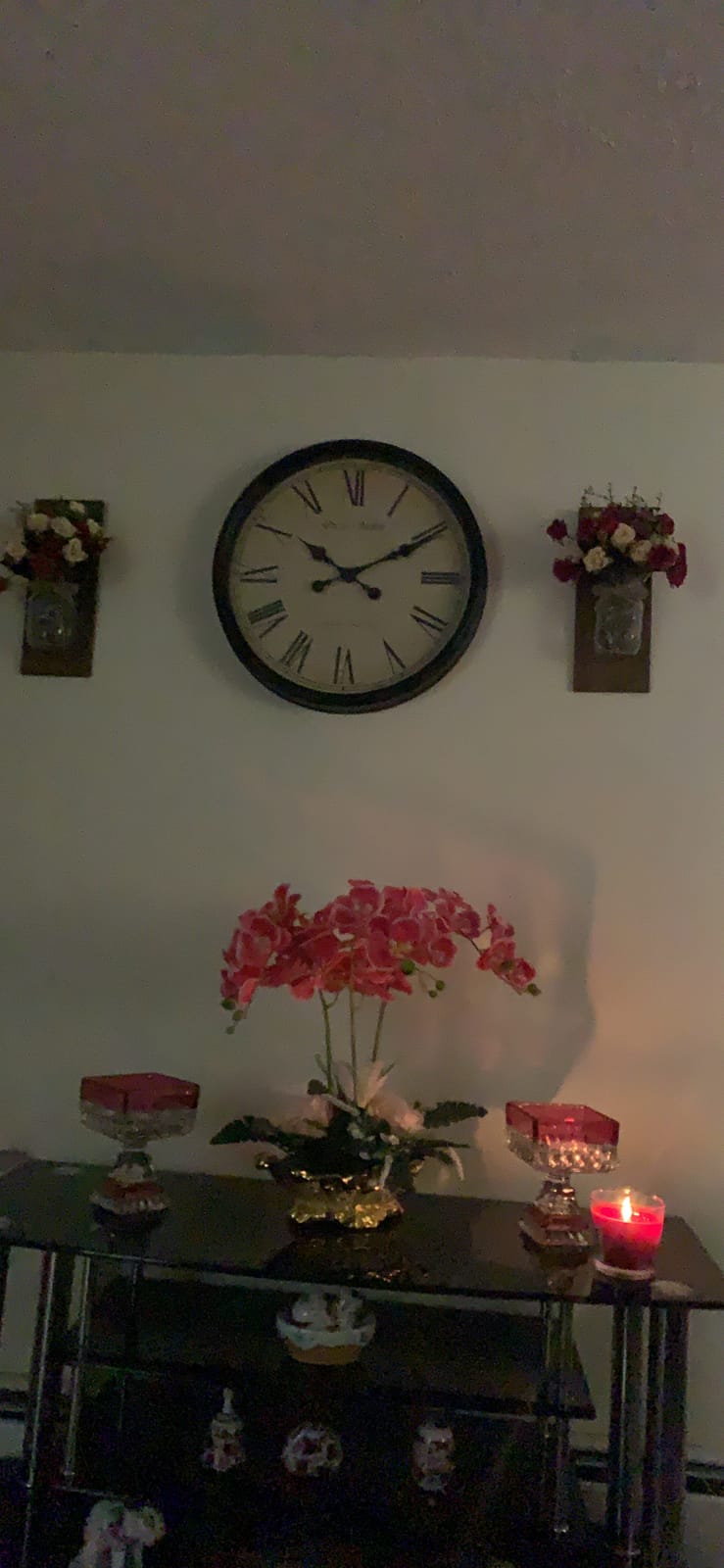 Extra Large 50cm Wall Clock in White - 20 Inch Silent Non Ticking Wall Clocks for Living Room, Vintage Farmhouse Train Station Design with Black Roman Numerals, Over Fireplace Clock customer photo 2