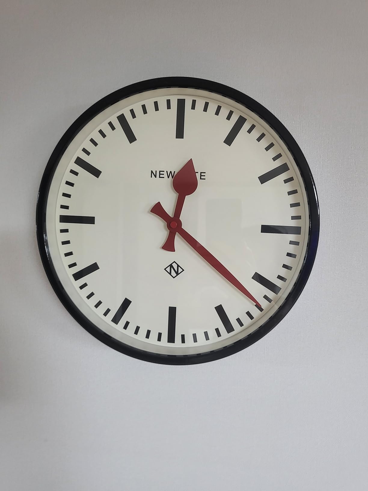 NEWGATE® Luggage wall Clock | Modern Retro Metal Station Clock | 12