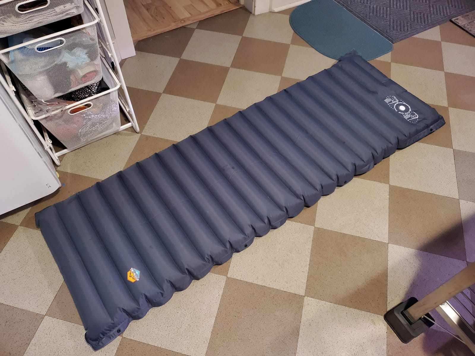 ZOOOBELIVES Inflatable Camping Sleeping Pad, 4-Inch Thick Full Air Support, No Bottoming Out for Side Sleepers, Camping & Backpacking Mattress with Built-in Foot Pump, Durable & Compact – Airlive2000 customer photo 1