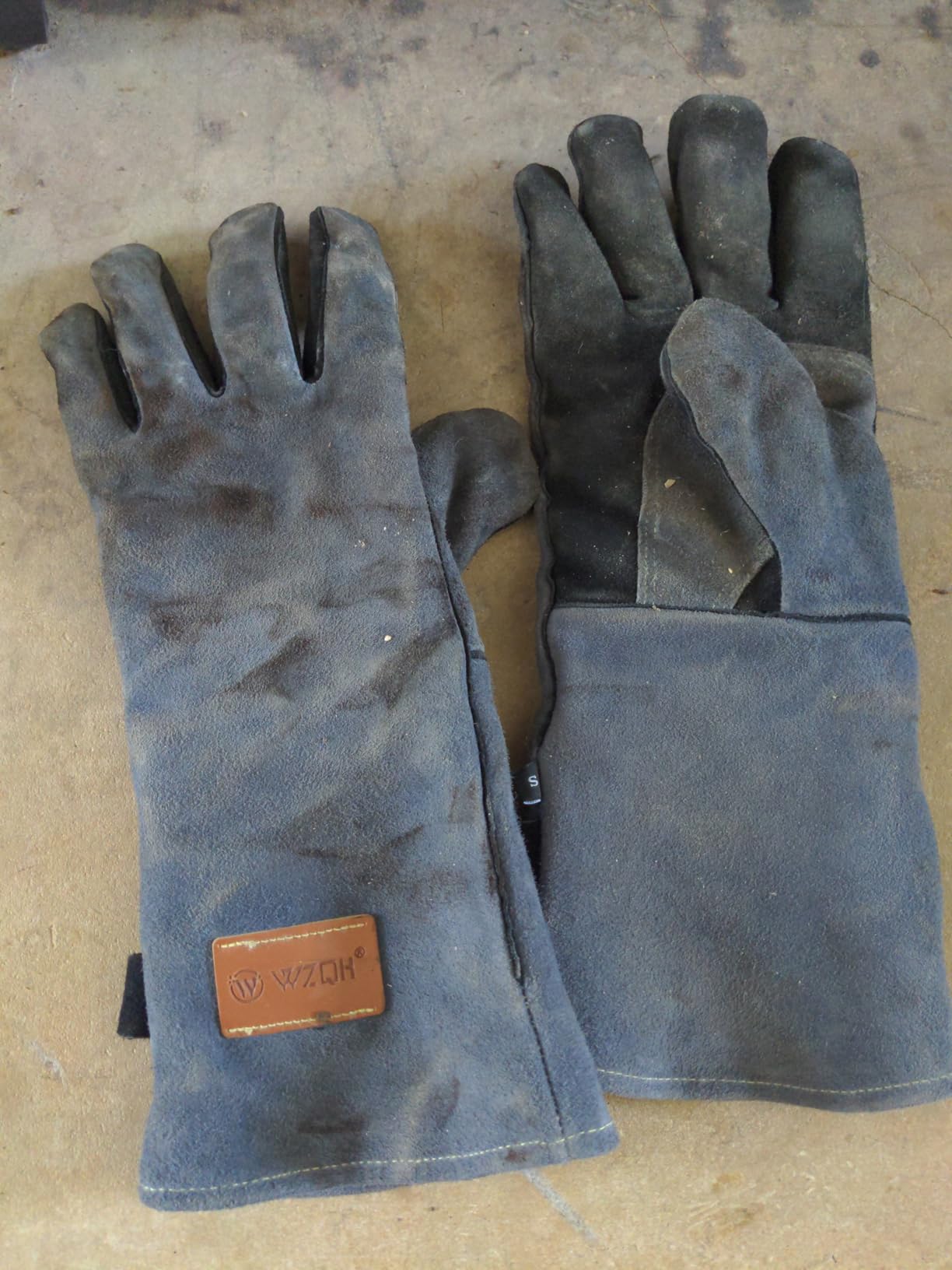 WZQH 16 In,932℉,Welding Gloves,Fireplace Glove,Fire & Heat Resistant,L customer photo 2