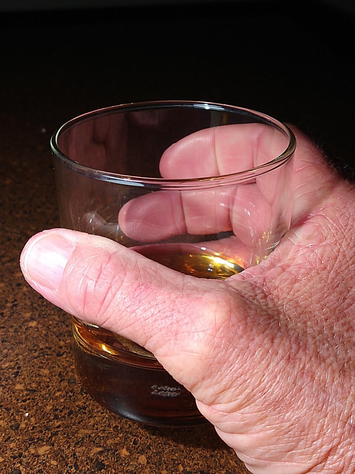 Whiskey Glasses,Set of 2,11 oz,Premium Scotch Glasses,Bourbon Glasses for Cocktails,Rock Style Old Fashioned Drinking Glassware,Perfect for Father's Day,Party,Bars,Gift, Restaurants and Home customer photo 1