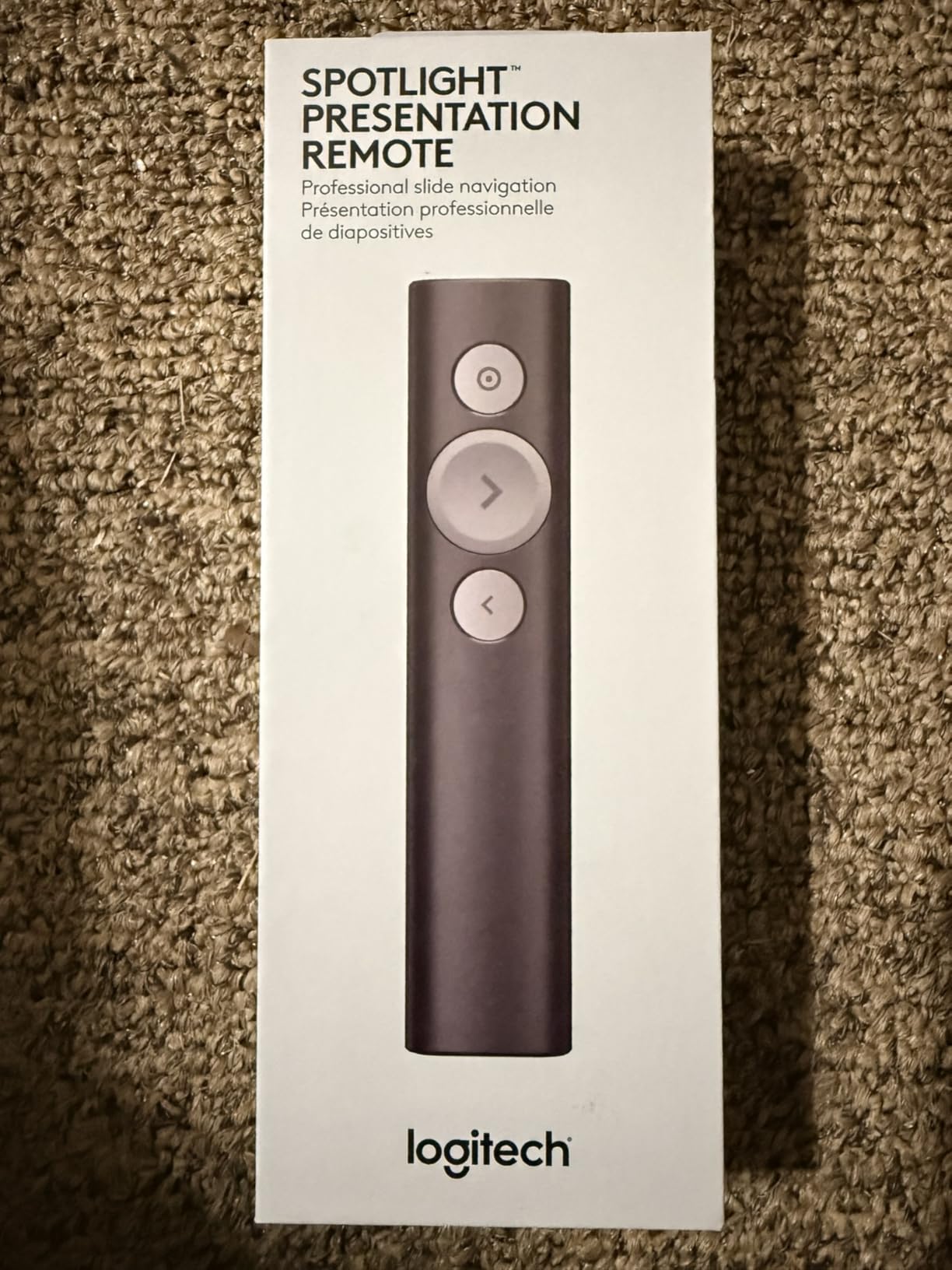 Logitech Spotlight Presentation Remote Universal Wireless - Black | Universal wireless clicker, laser pointer, advanced digital highlighting, 30 m range, quick charging customer photo 2
