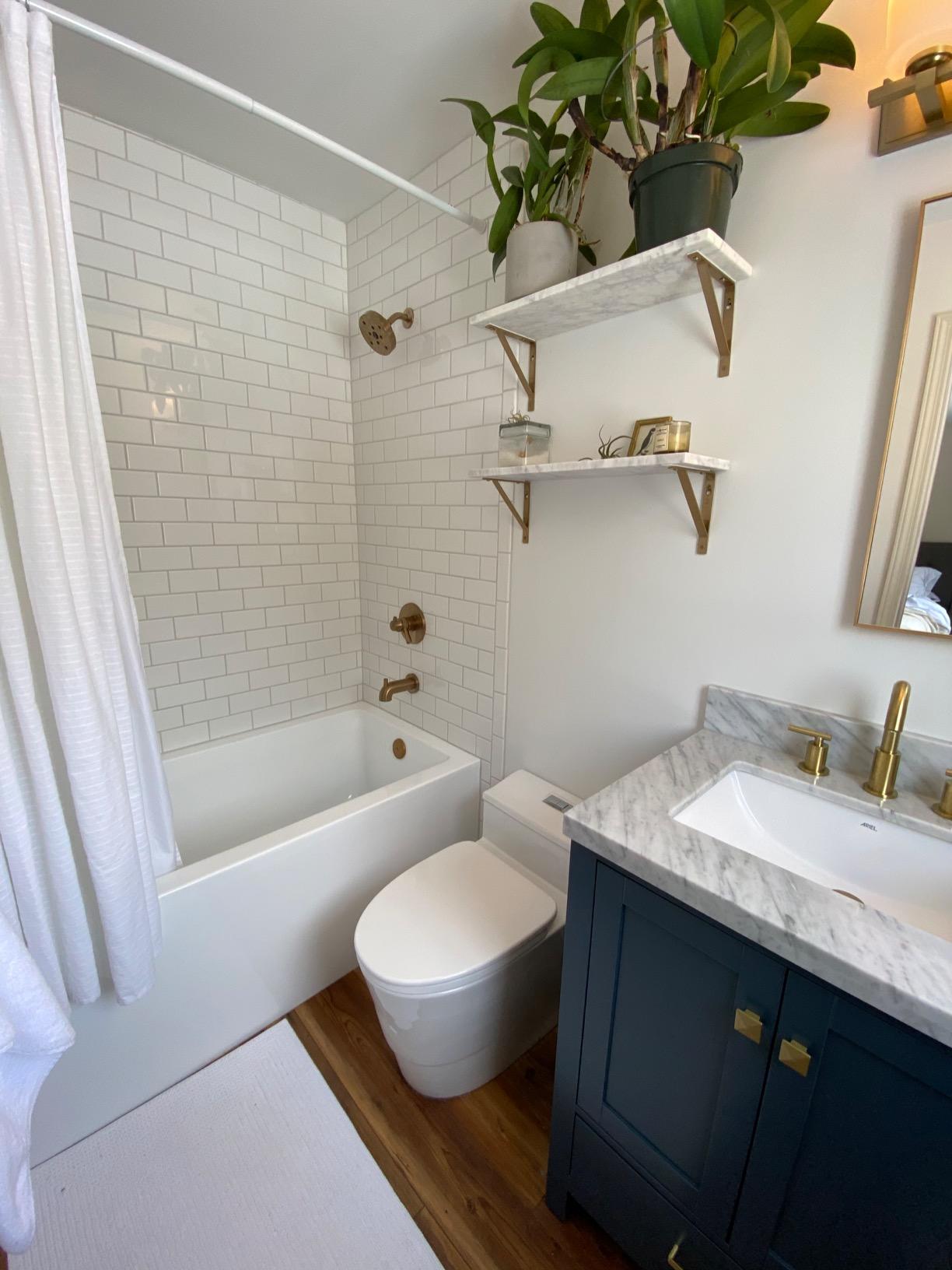 WOODBRIDGE T-0018/B-0735 Dual Flush Elongated One Piece Soft Closing Seat, Comfort Height, White T-0018/B0735, Modern Toilet customer photo 2