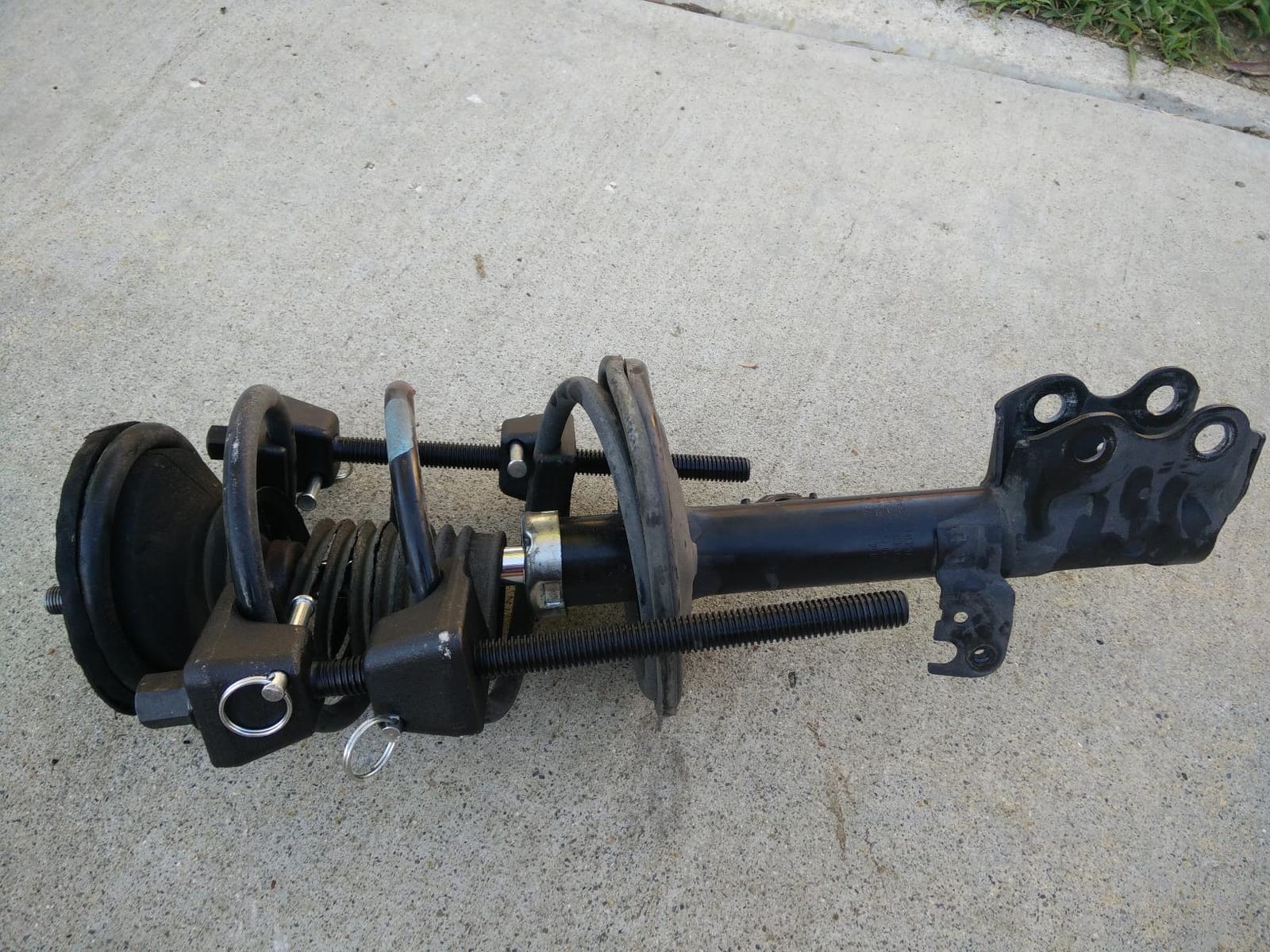 OEMTOOLS Coil Spring Compressor, MacPherson Strut Spring Compressor customer photo 1