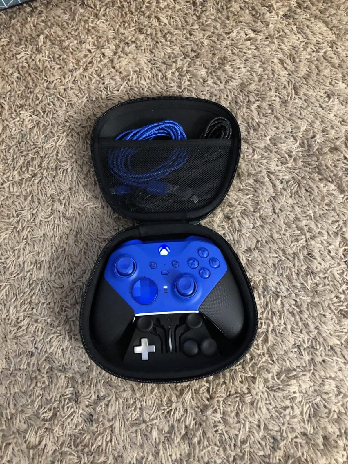 Xbox Wireless Gaming Controller | Elite Series 2 | Black | Consoles, PCs, TVs, mobile, and more | Adjustable Thumbsticks | Trigger Locks customer photo 1