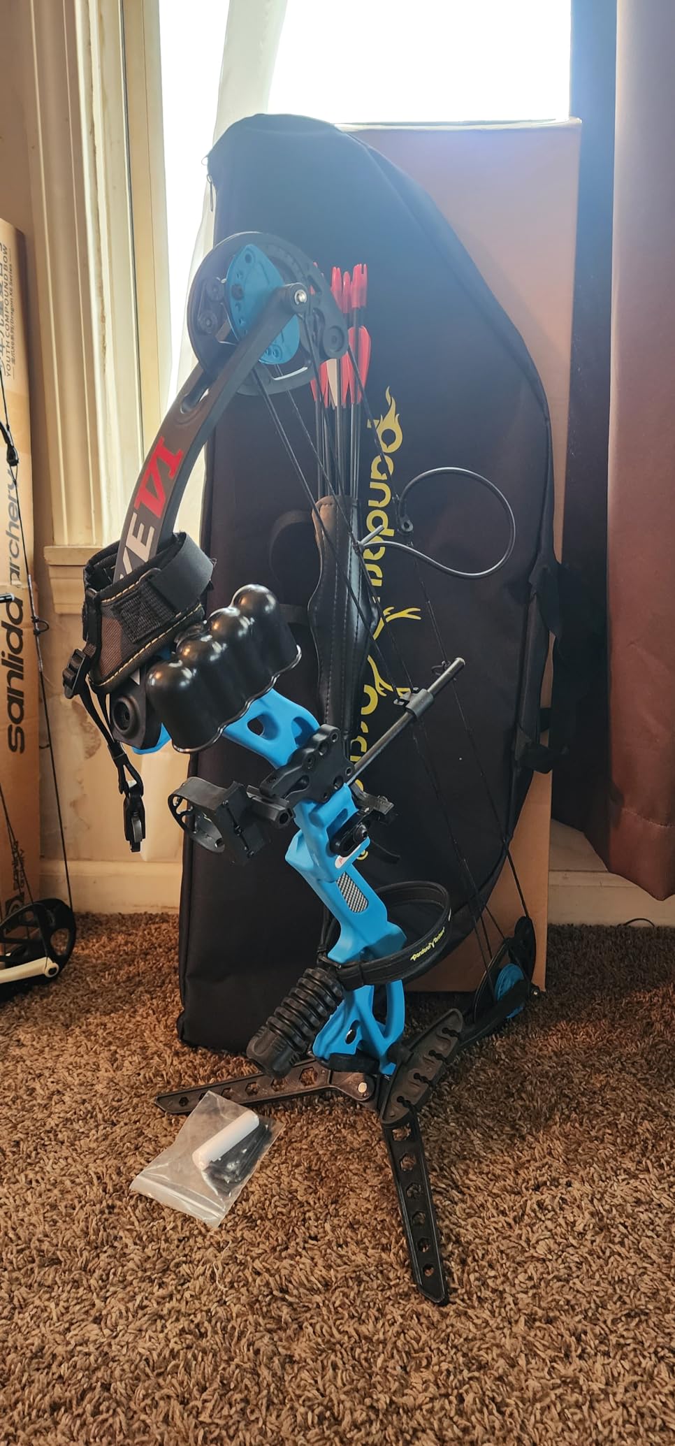 Compound Bow Archery for Youth and Beginner, Right Handed,19”-28” Draw Length,15-29 Lbs Draw Weight, 260 fps customer photo 2