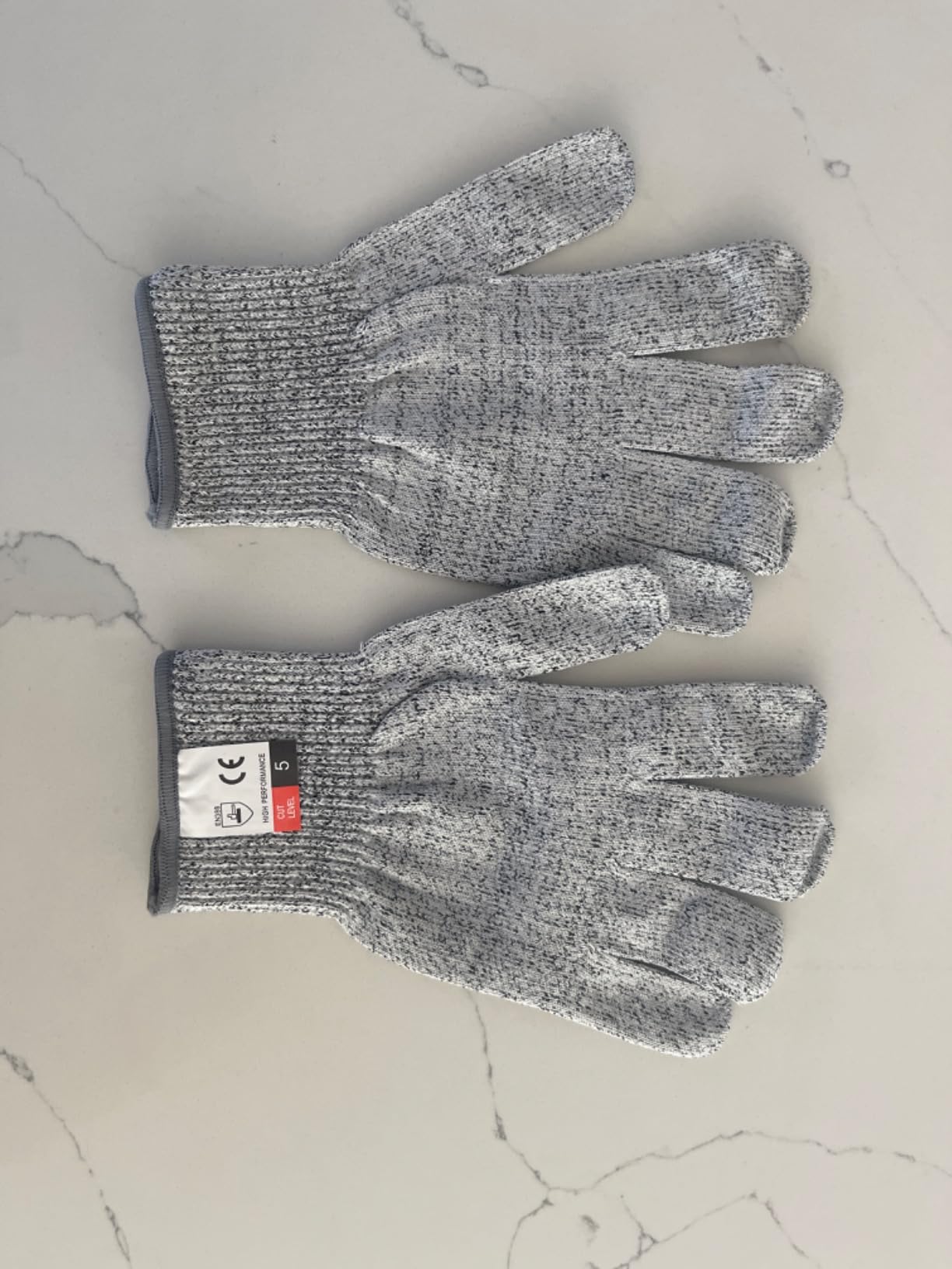 THOMEN 4 PCS (M+L) Cut Resistant Gloves Level 5 Protection for Kitchen, Upgrade Safety Anti Cutting Gloves for Meat Cutting customer photo 1