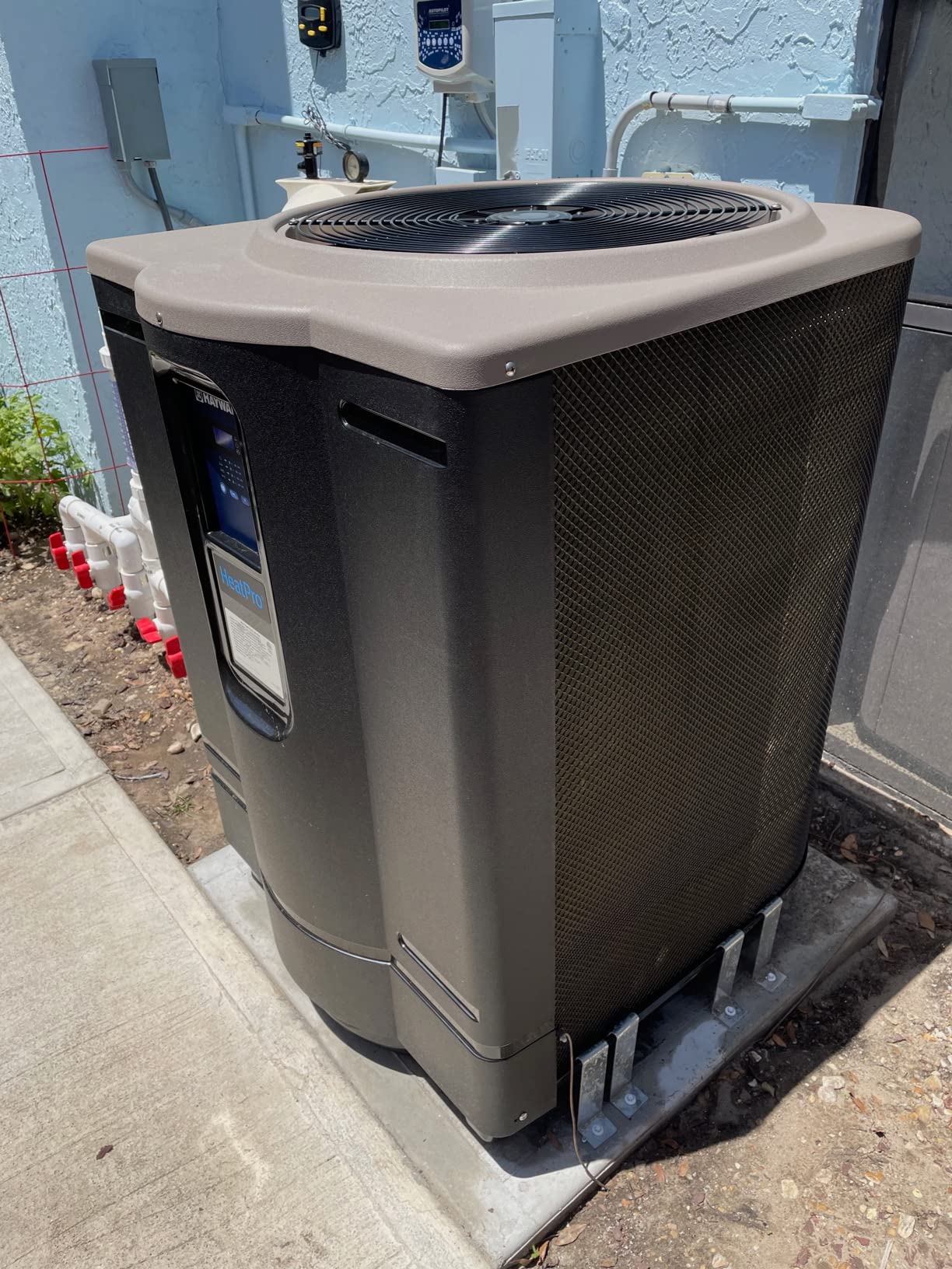 Hayward HeatPro Pool Water Heat Pump Heater for Inground Pools, 140,000 BTU customer photo 1