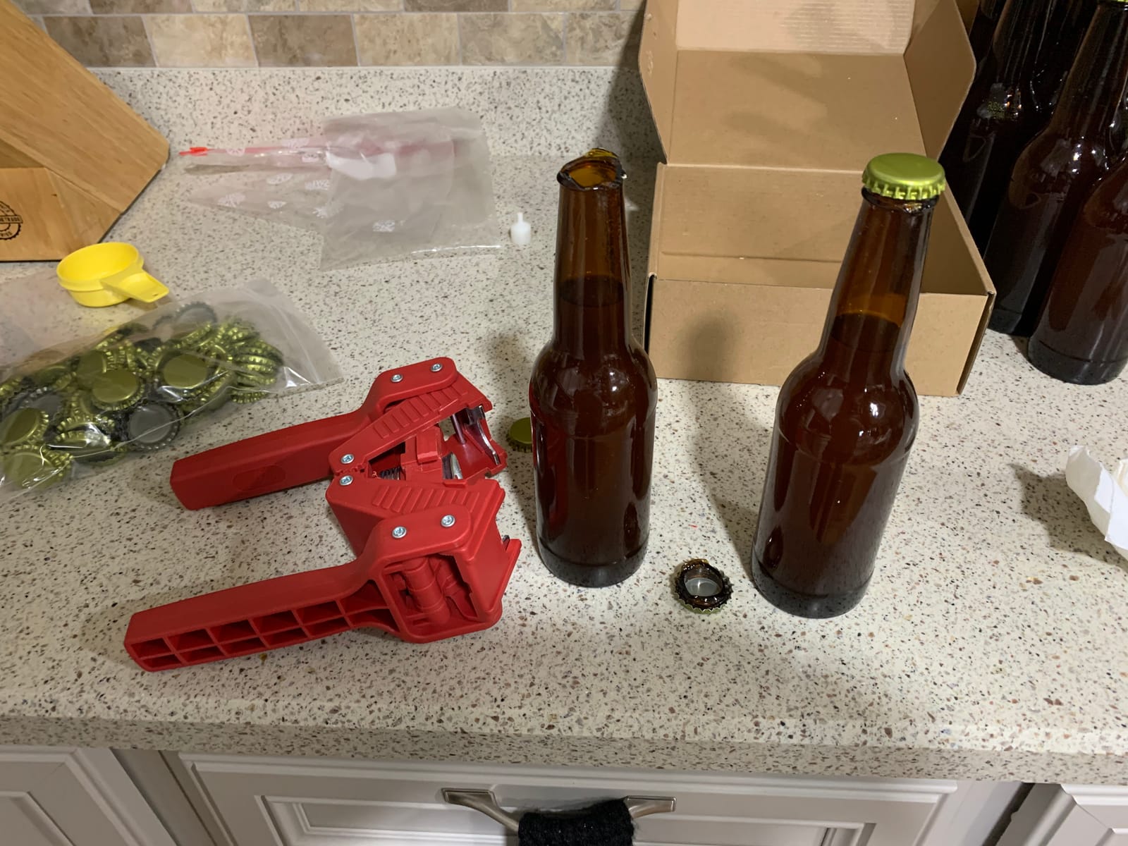 Manual Bottle Capper Tool, Double Lever Hand Capper with 144 count Beer Bottle Caps for Home Brewing, Bottle Sealer (Bottle Capper-1) customer photo 2