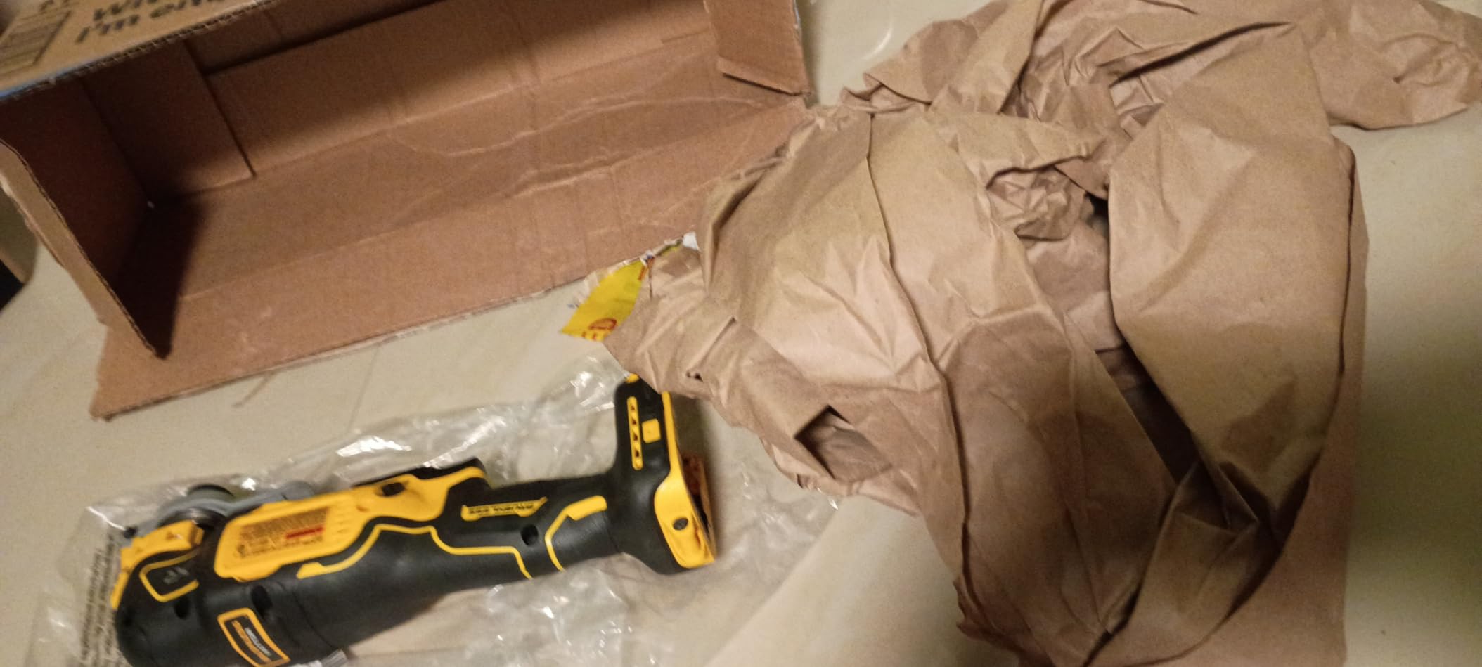 DEWALT 20V MAX XR Oscillating Multi-Tool Cordless, Variable Speed Brushless Motor Multitool with LED Light, Extended Runtime, Includes Two Wood Cutting Blades, Tool Only (DCS356B) customer photo 2