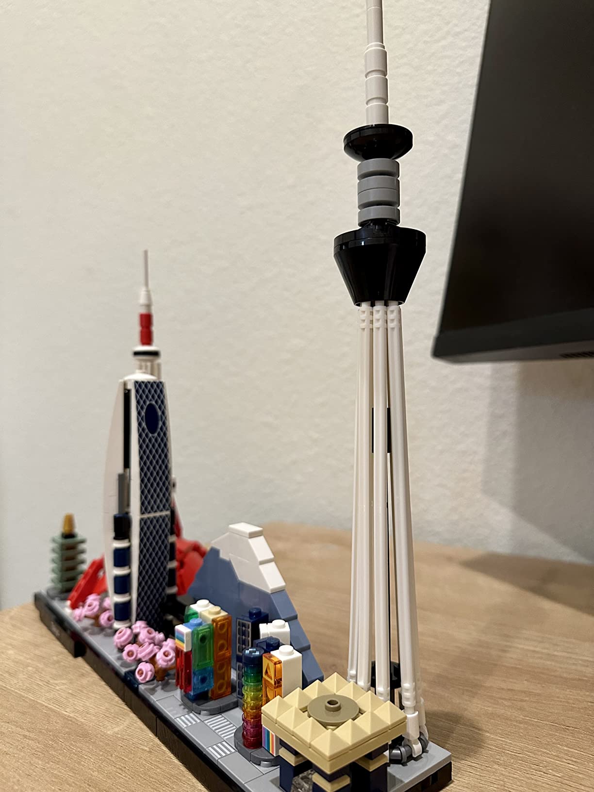 LEGO Architecture Skylines: Tokyo 21051 Building Kit, Collectible Architecture Building Set for Adults (547 Pieces) customer photo 1