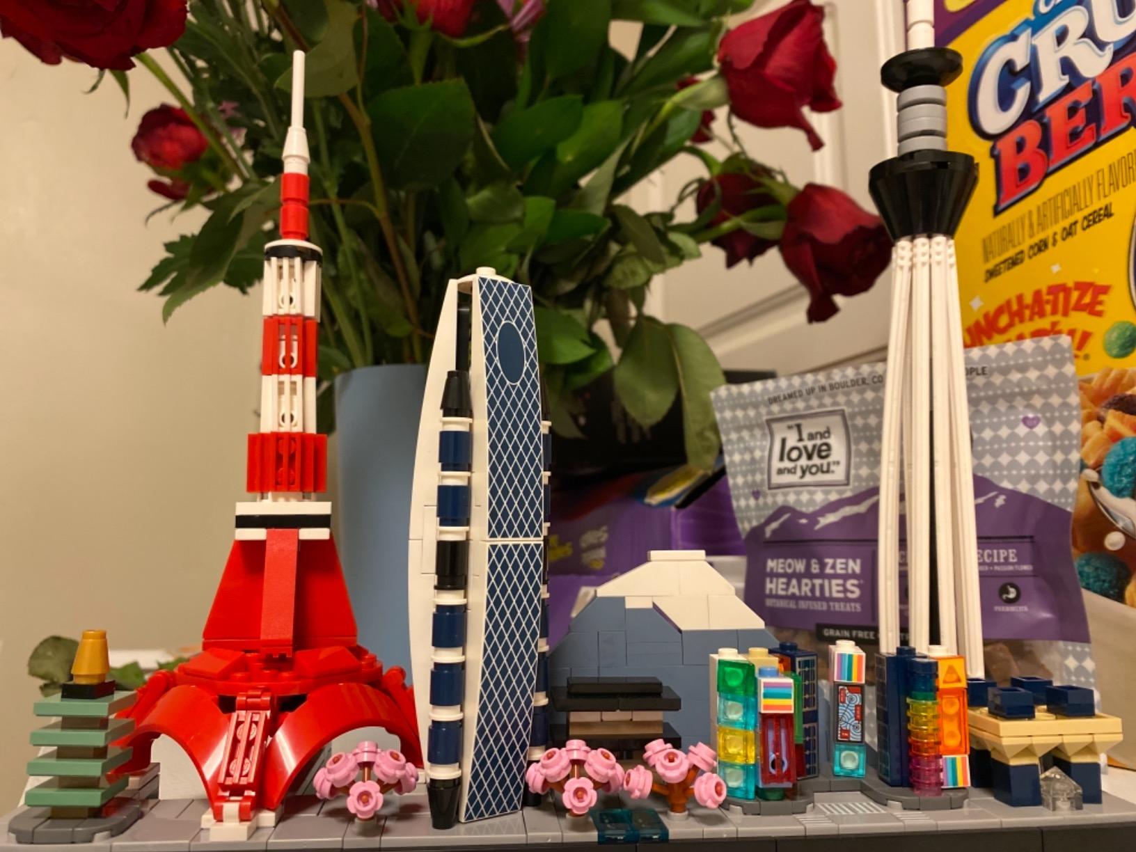 LEGO Architecture Skylines: Tokyo 21051 Building Kit, Collectible Architecture Building Set for Adults (547 Pieces) customer photo 2