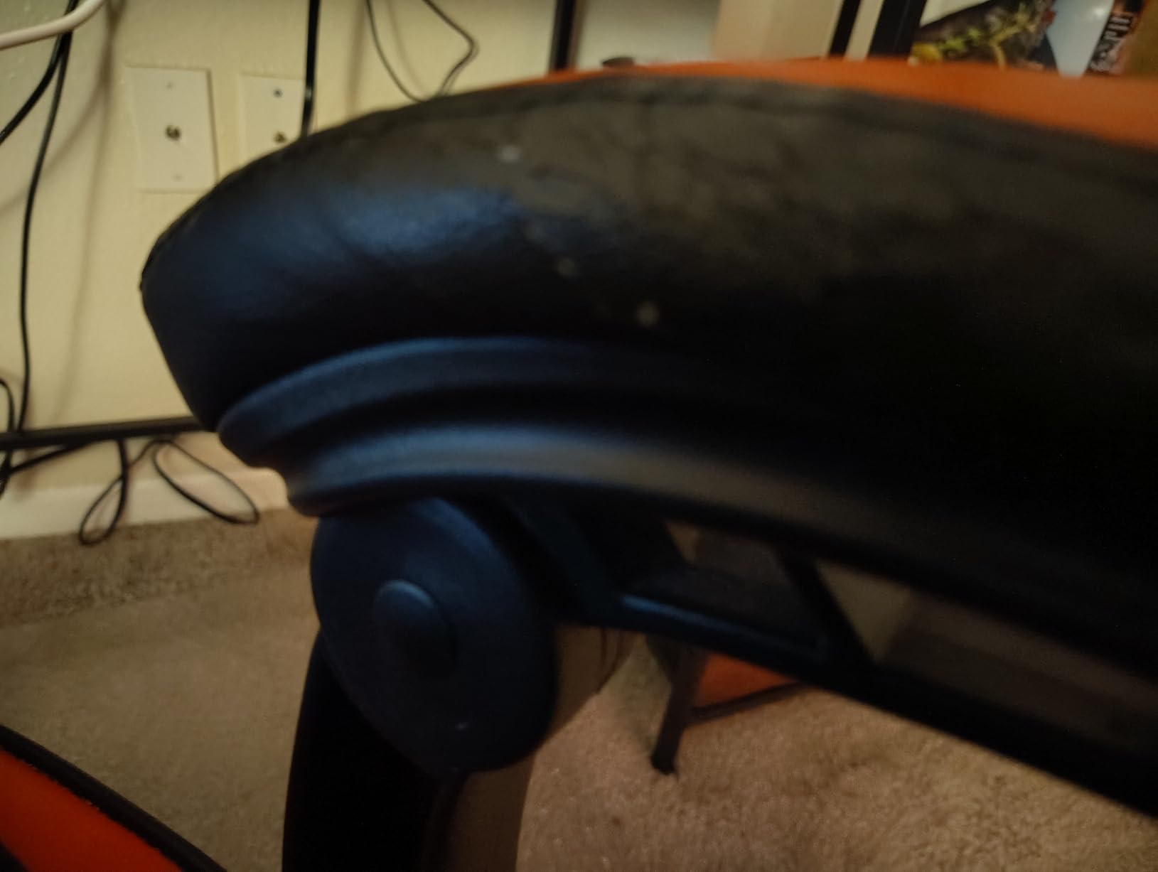 LEMBERI Ergonomic Gaming Chair with Footrest, 400lb Weight Capacity, Gray customer photo 1