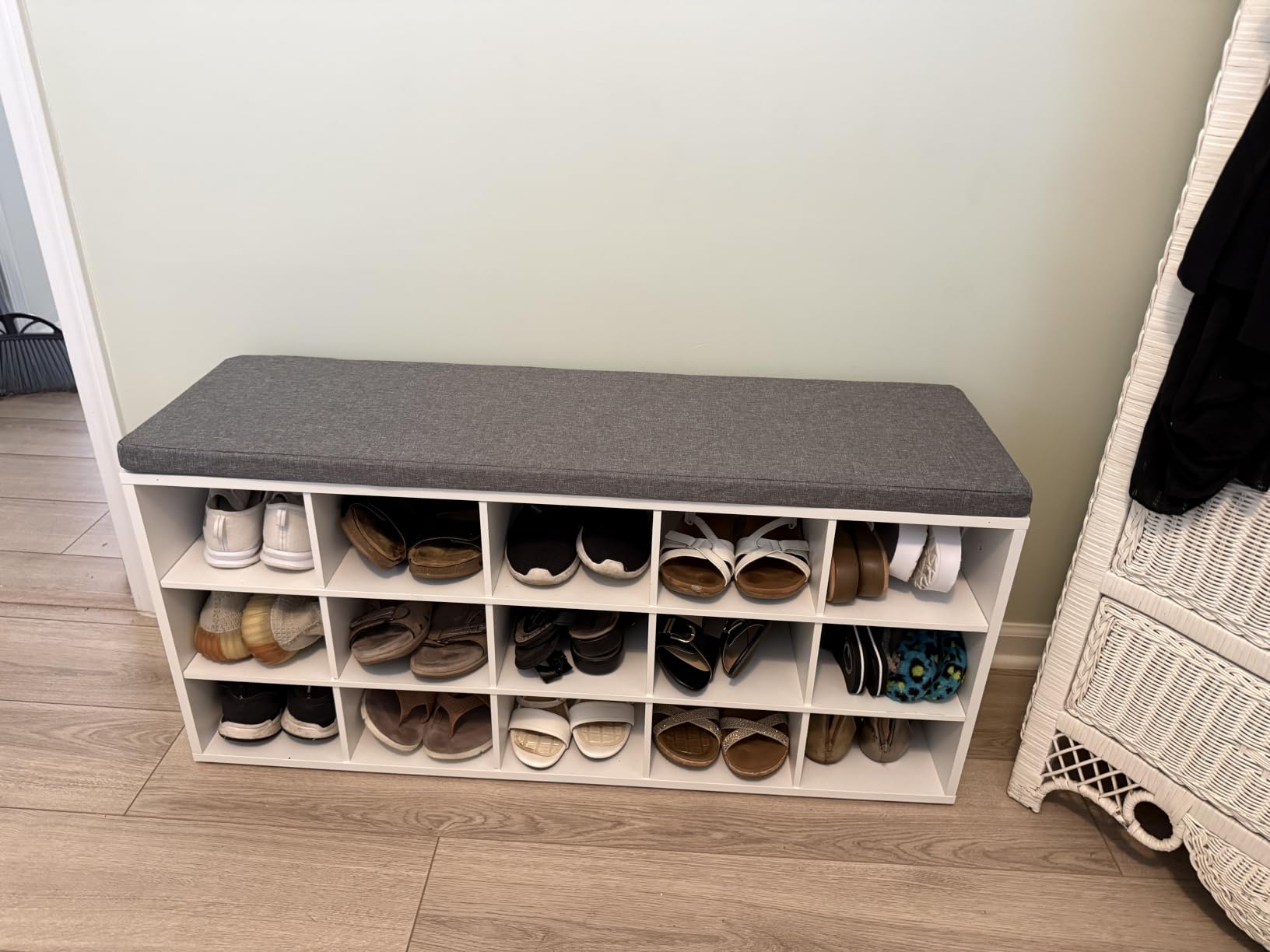 VASAGLE Shoe Bench with Cushion, 15 Compartments, 11.8 x 41.3 x 18.9 Inches customer photo 1