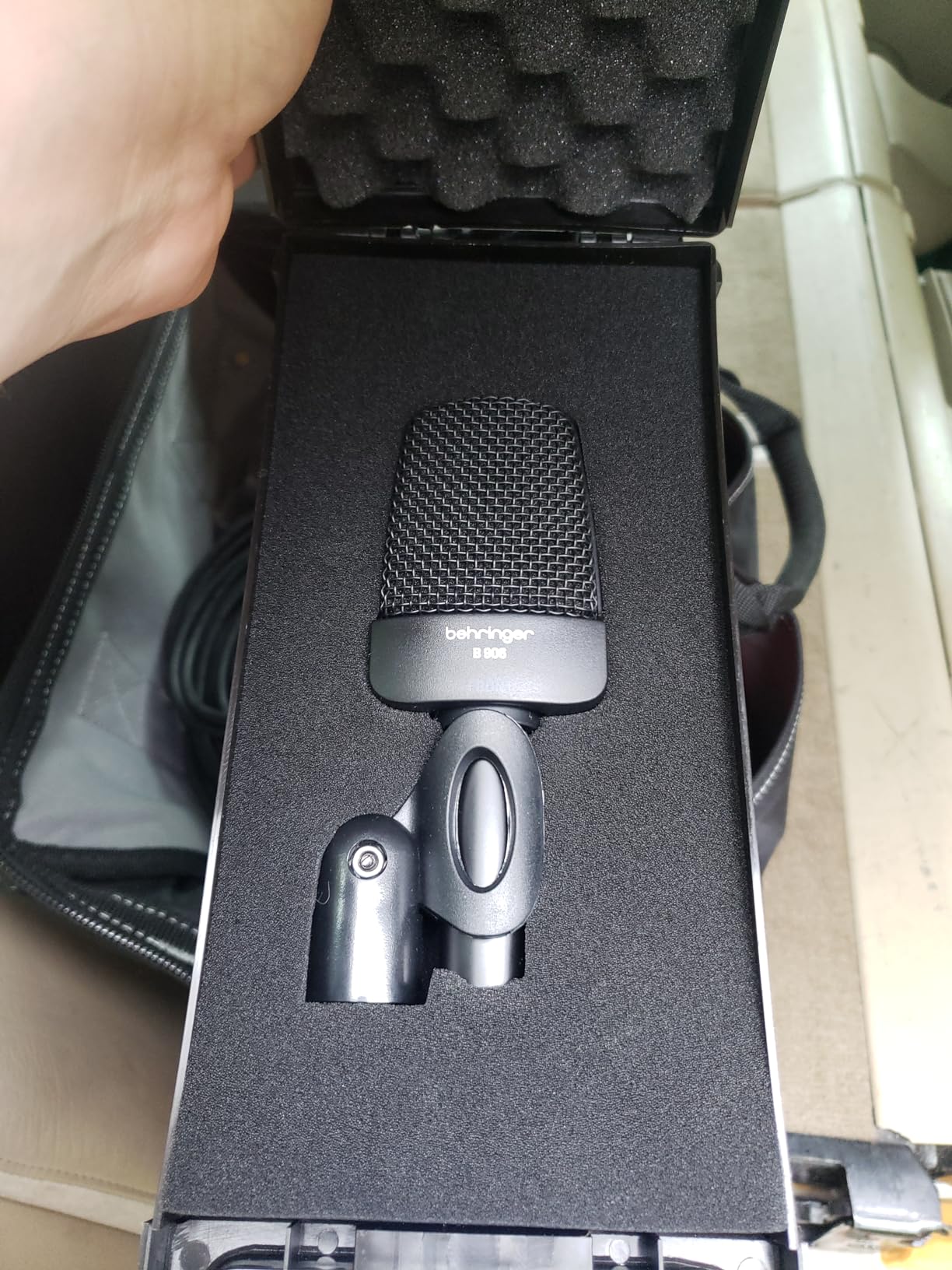 Behringer B 906 Dynamic Microphone for Instrument and Vocal Applications customer photo 1
