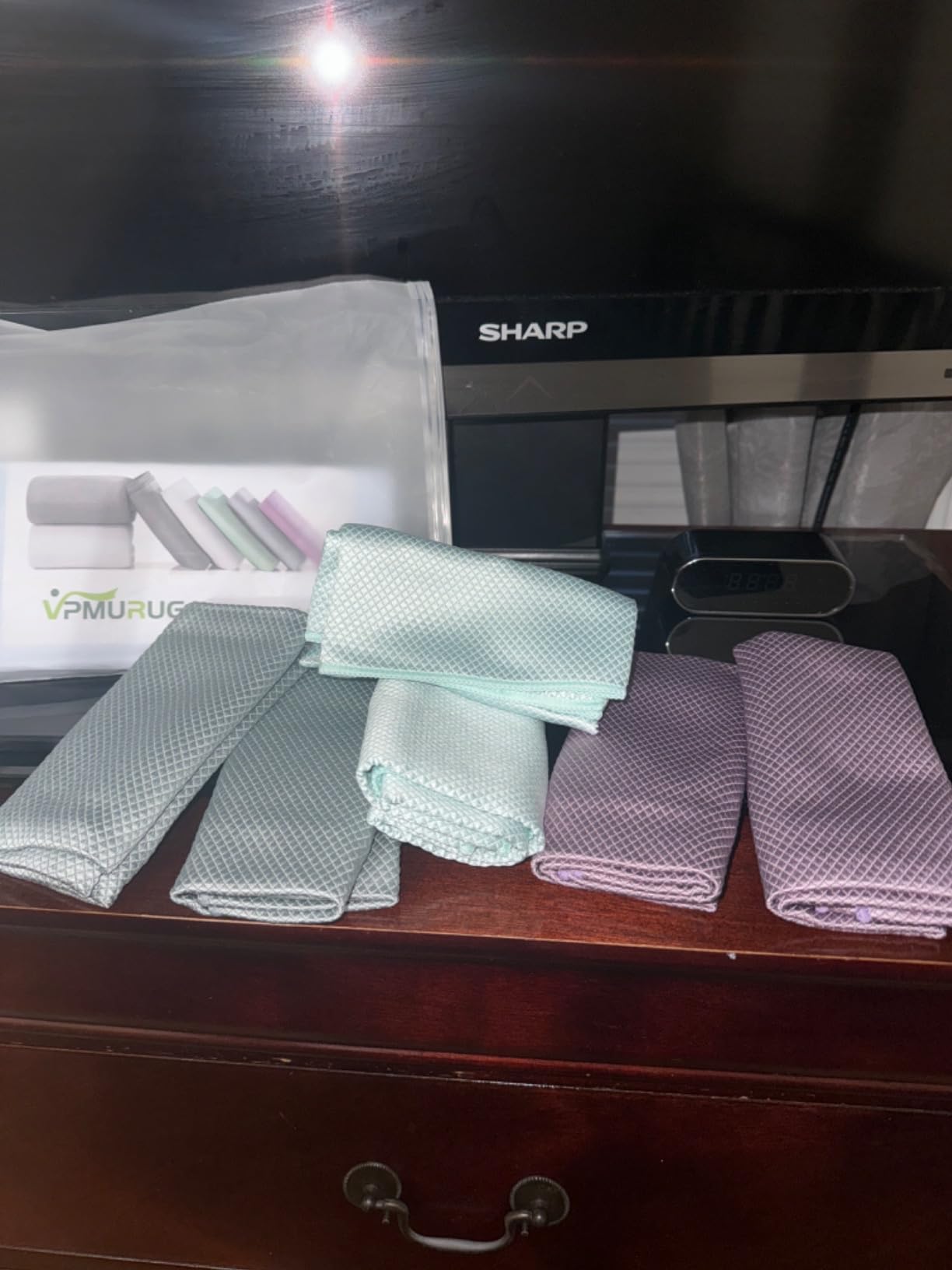 Streak Free Lint Free Microfiber Window Cleaning Cloth,Best Glass Car Shiny Wipes Mirror Shower Cleaning Cloth, Miracle Cloths for Glasses,Stainless Steel,Wine Glass Polishing Towels,Pack of 6,Grey customer photo 1