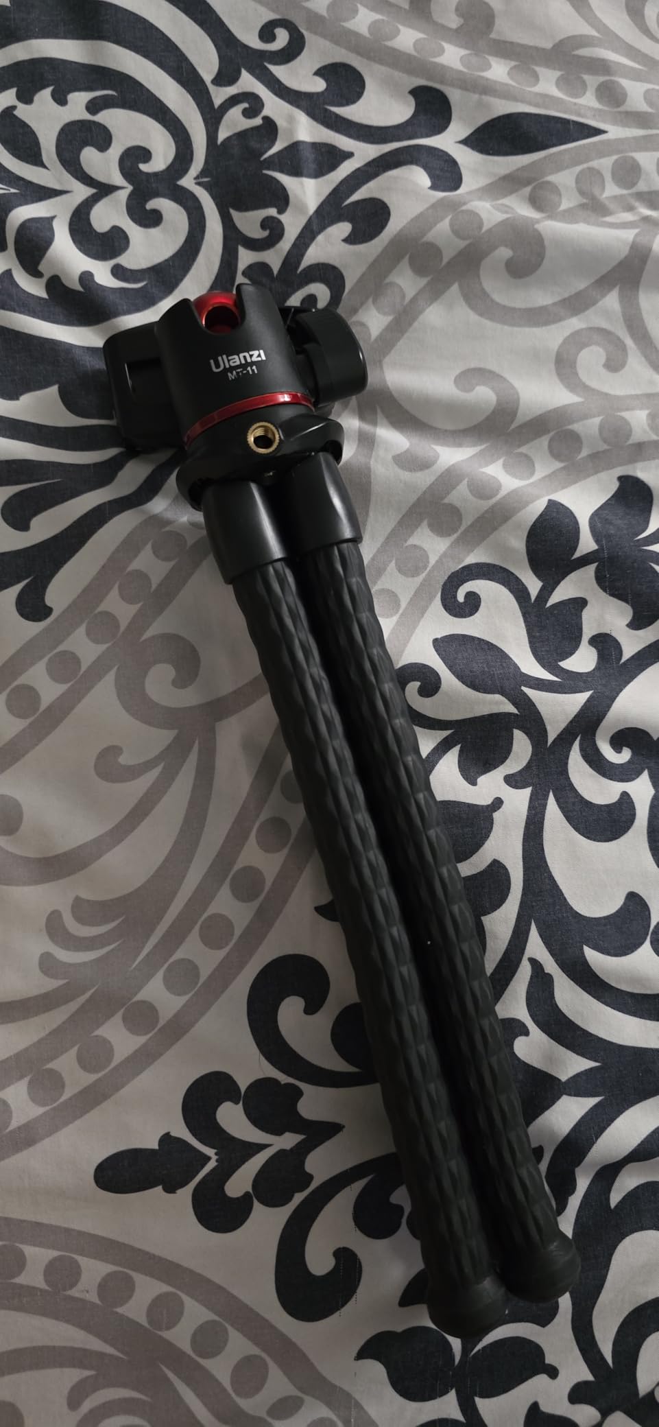 ULANZI Camera Tripod, Mini Flexible Stand w Hidden Phone Holder w Cold Shoe Mount, 1/4'' Screw f Magic Arm, Universal f iPhone 17 16 15 14 Pro Max XS Max Canon Nikon Sony DJ Pocket 4/3 Cameras customer photo 1