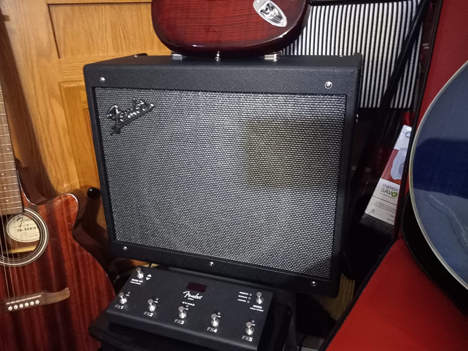 Fender Mustang GTX100 Guitar Amp and 7 Button Footswitch, 100 Watts, with 2-Year Warranty Integrated Looper, Bluetooth Audio Streaming for Play Along, 24.5Dx21.05Wx13.05H Inches, Black customer photo 2
