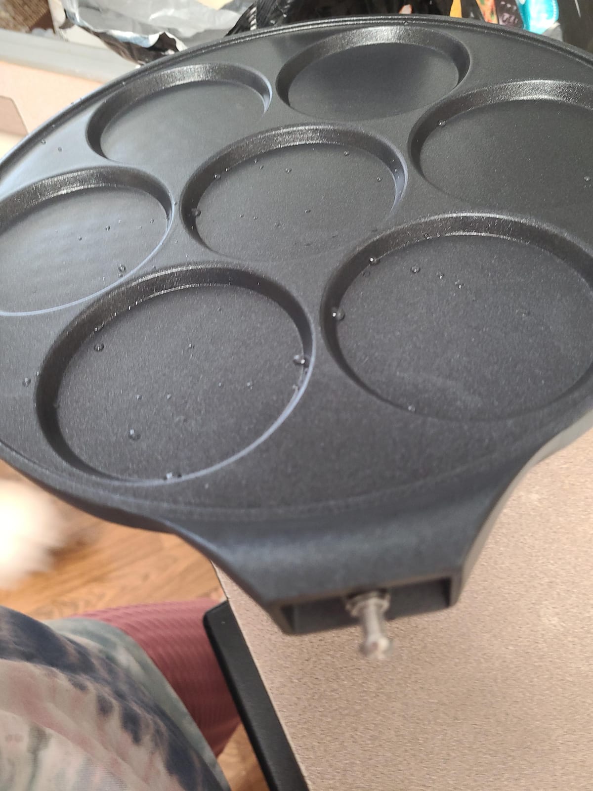 Pancake Pan Maker Nonstick Induction Compatible, 10.5 Inch Mini Non Stick Silver Dollar Grill Blini Griddle Crepe Pan,7 Molds Cake Egg Cooker Skillet for Kids Gifts customer photo 1