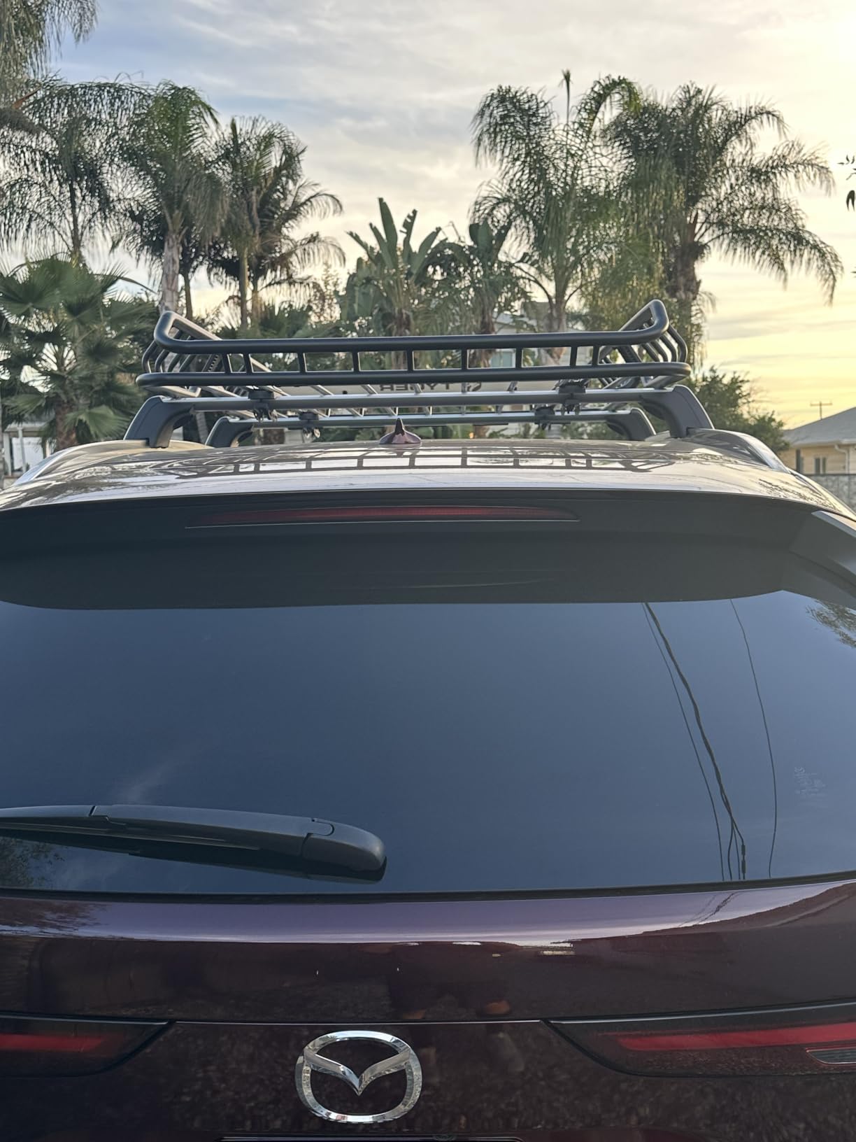 Tyger Auto TG-RK1B942B Heavy Duty Roof Mounted Cargo Basket Rack | L57.5 x W42 x H6 | Roof Top Luggage Carrier | with Wind Fairing, Black customer photo 2
