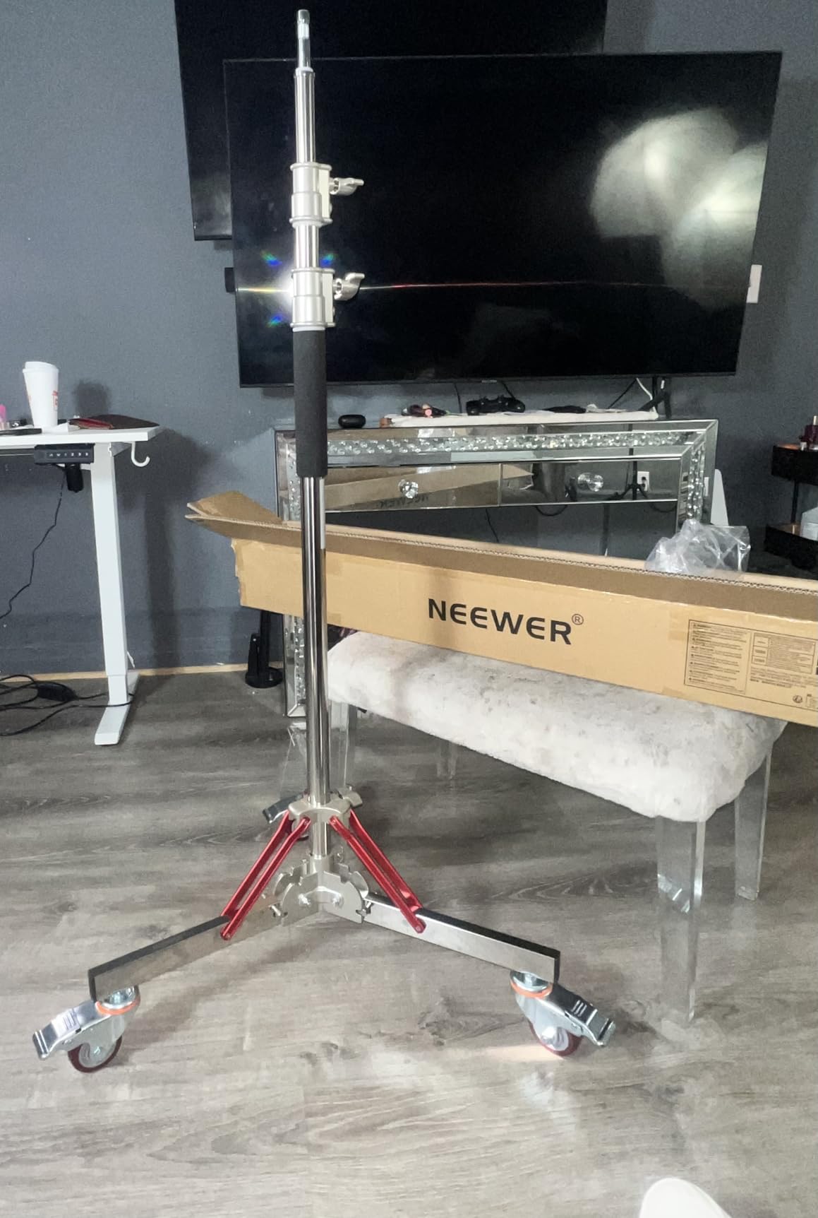 NEEWER Heavy Duty Light Stand with Casters, 100% Stainless Steel Tripod customer photo 1